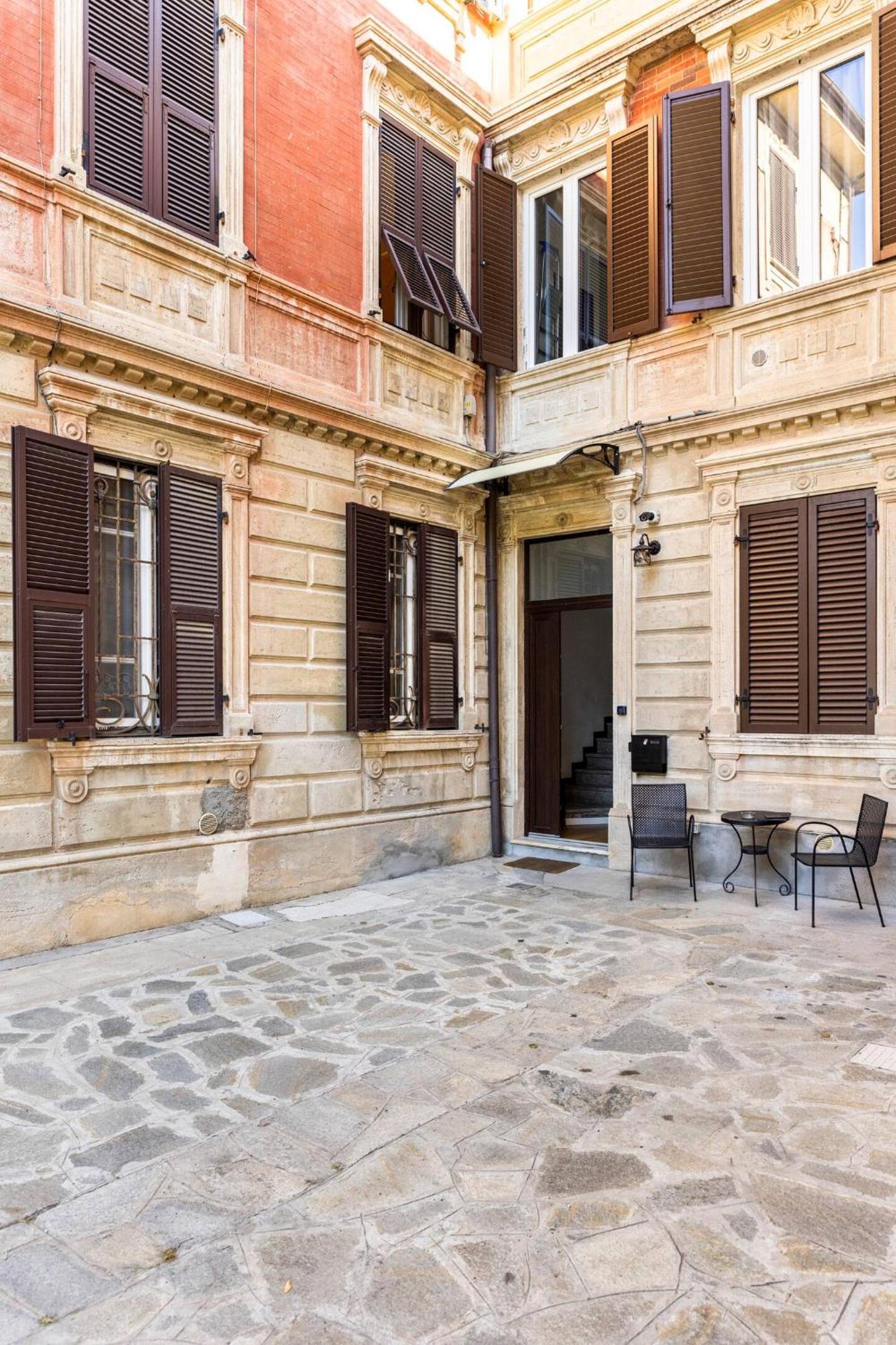 La Corte Albenga - Appartamento o Camera con Posto Auto privato
