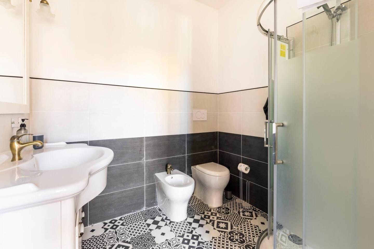 La Corte Albenga - Appartamento o Camera con Posto Auto privato