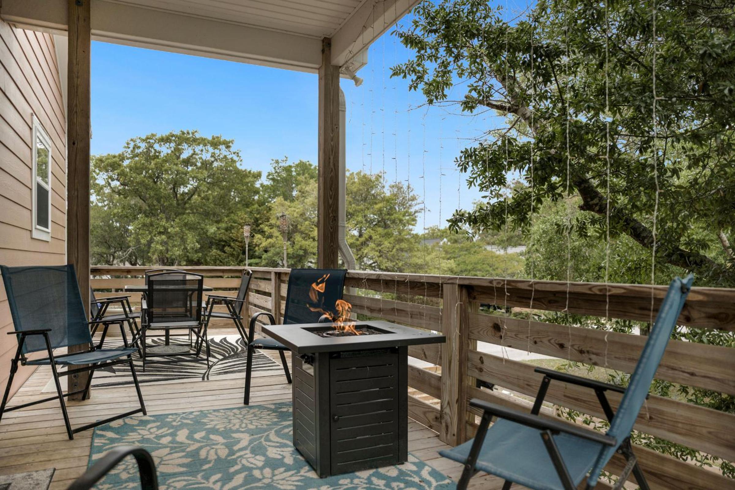 Peach Pit by Oak Island Accommodations view 4