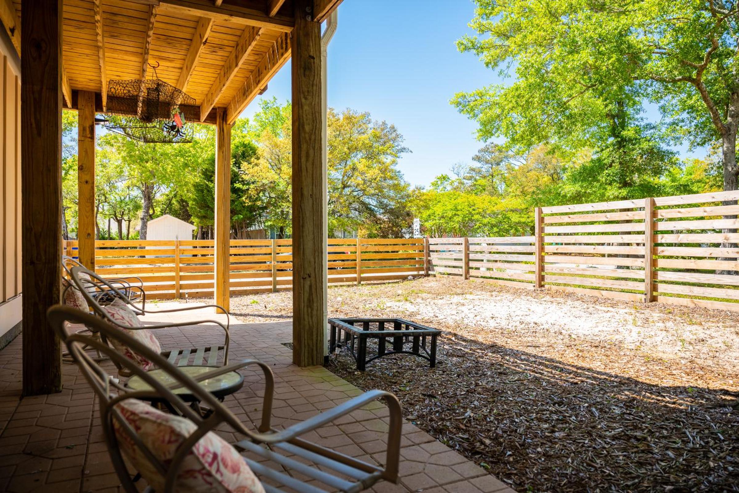 Peach Pit by Oak Island Accommodations view 3