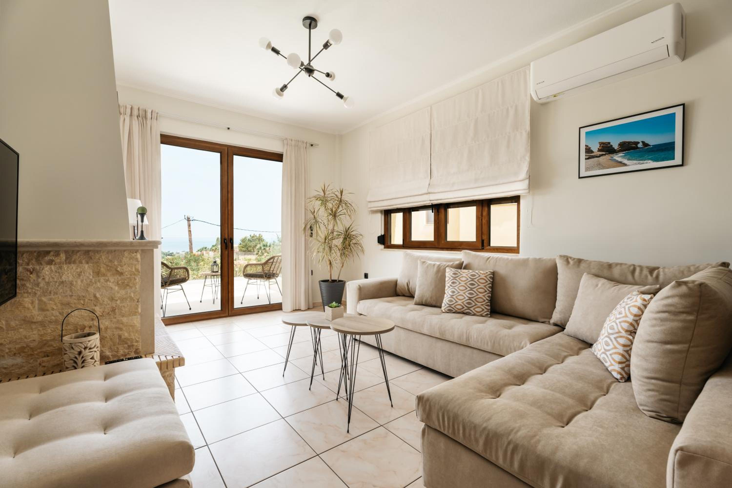 Avidianos' -Family Perfect- Residence view 3
