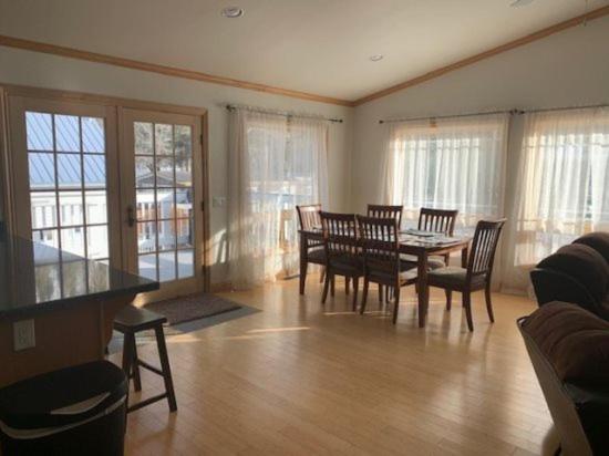 Rr-johnson Suite 2 view 2