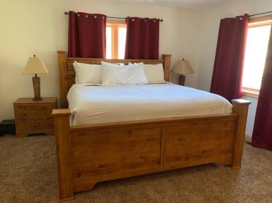 Rr-johnson Suite 2 view 5