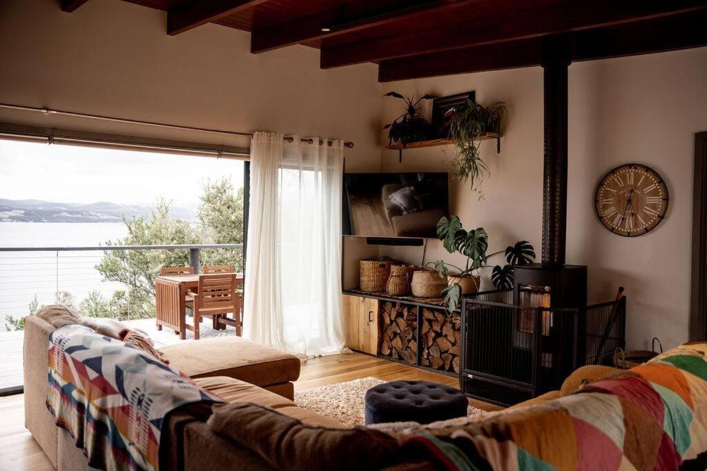 Island Home in Killora Bay