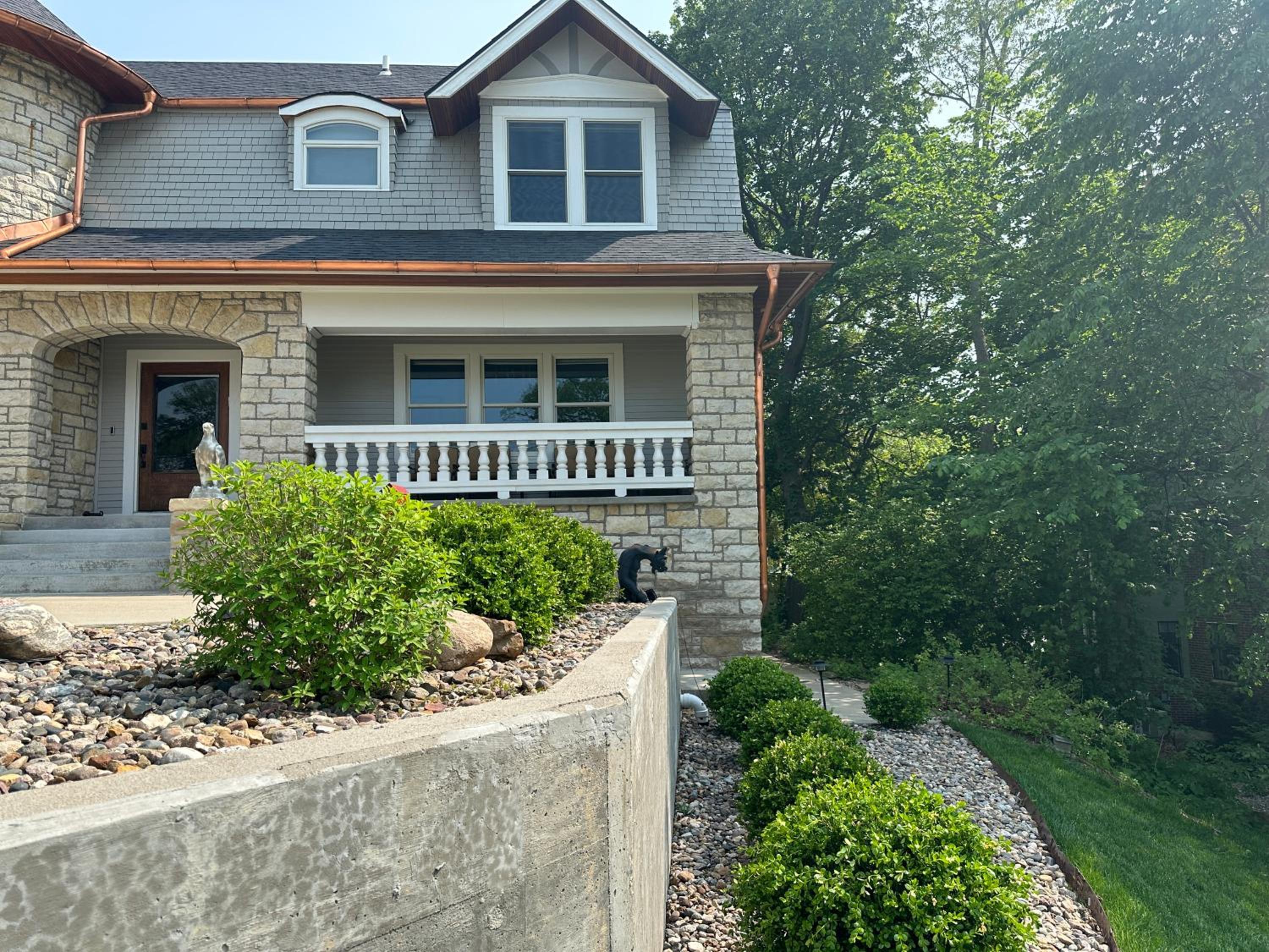 Historical Oscar Lofquist house in the heart of Des Moines view 2