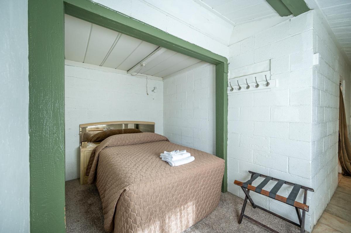 Delight's Hot Springs Resort