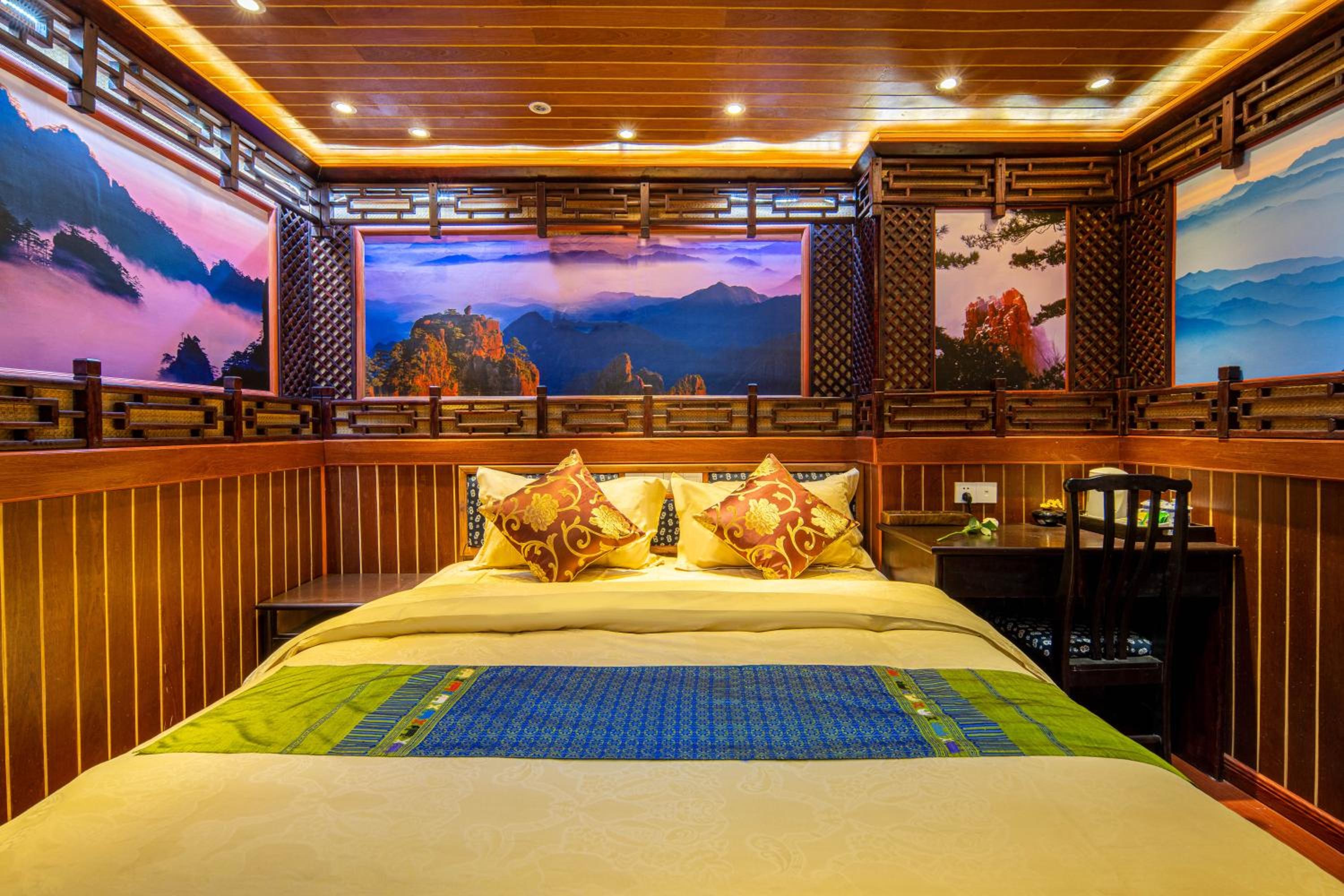 Li River Gallery Lodge