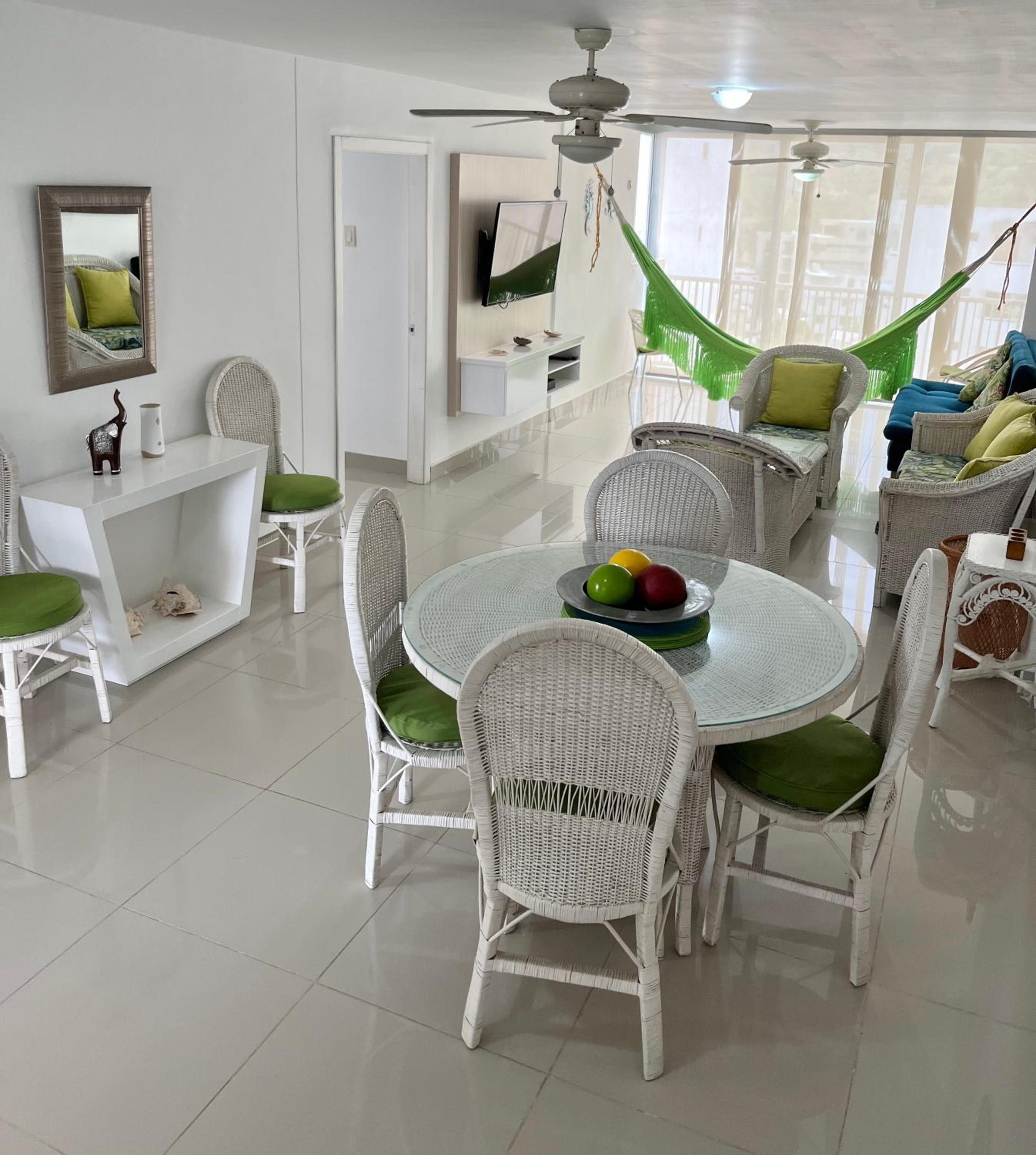 Apartamento en el Rodadero, Confortable y amplio, con vista al mar, a 80mt de la playa, DELAMAR Apartmet view 2