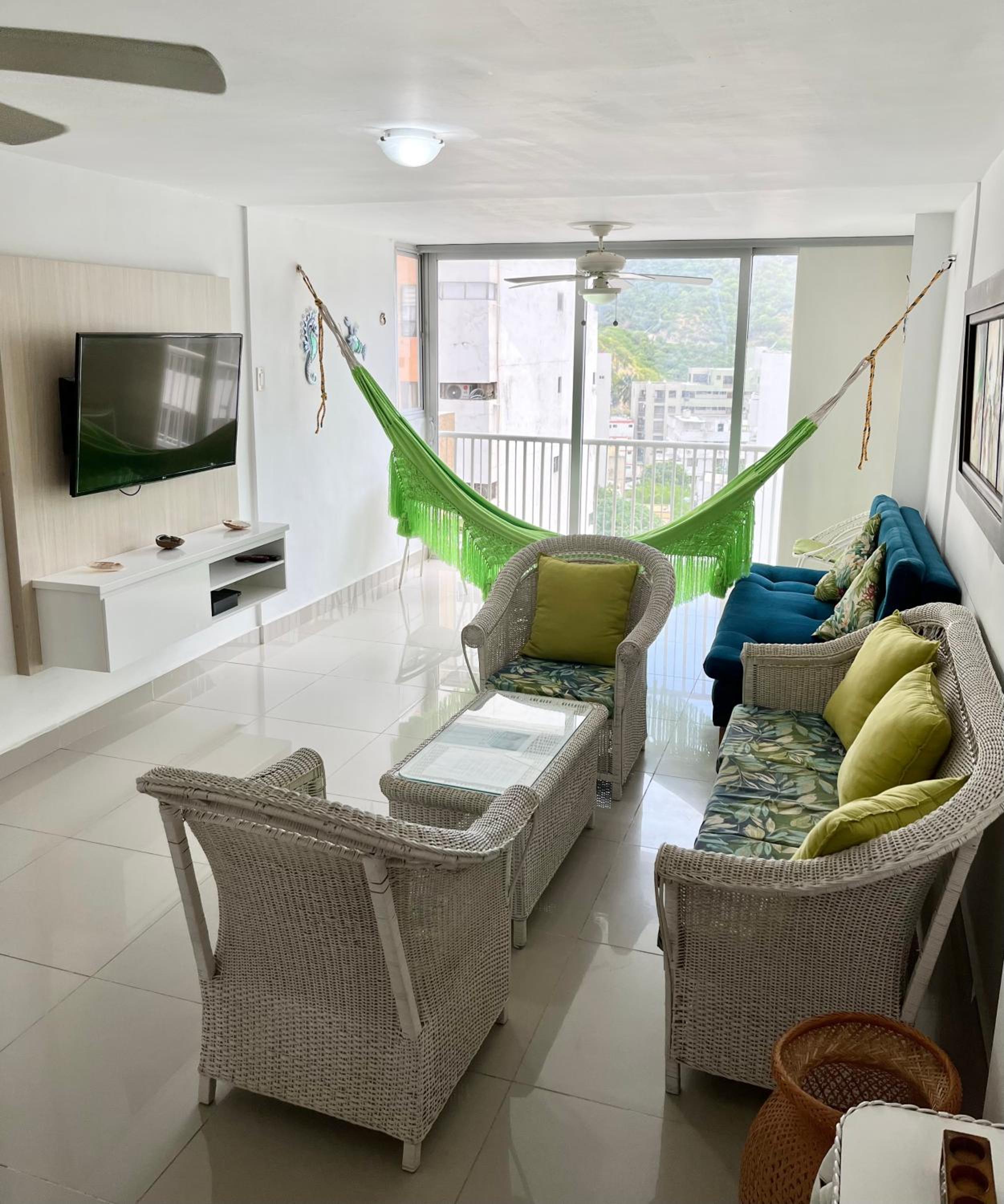 Apartamento en el Rodadero, Confortable y amplio, con vista al mar, a 80mt de la playa, DELAMAR Apartmet view 4