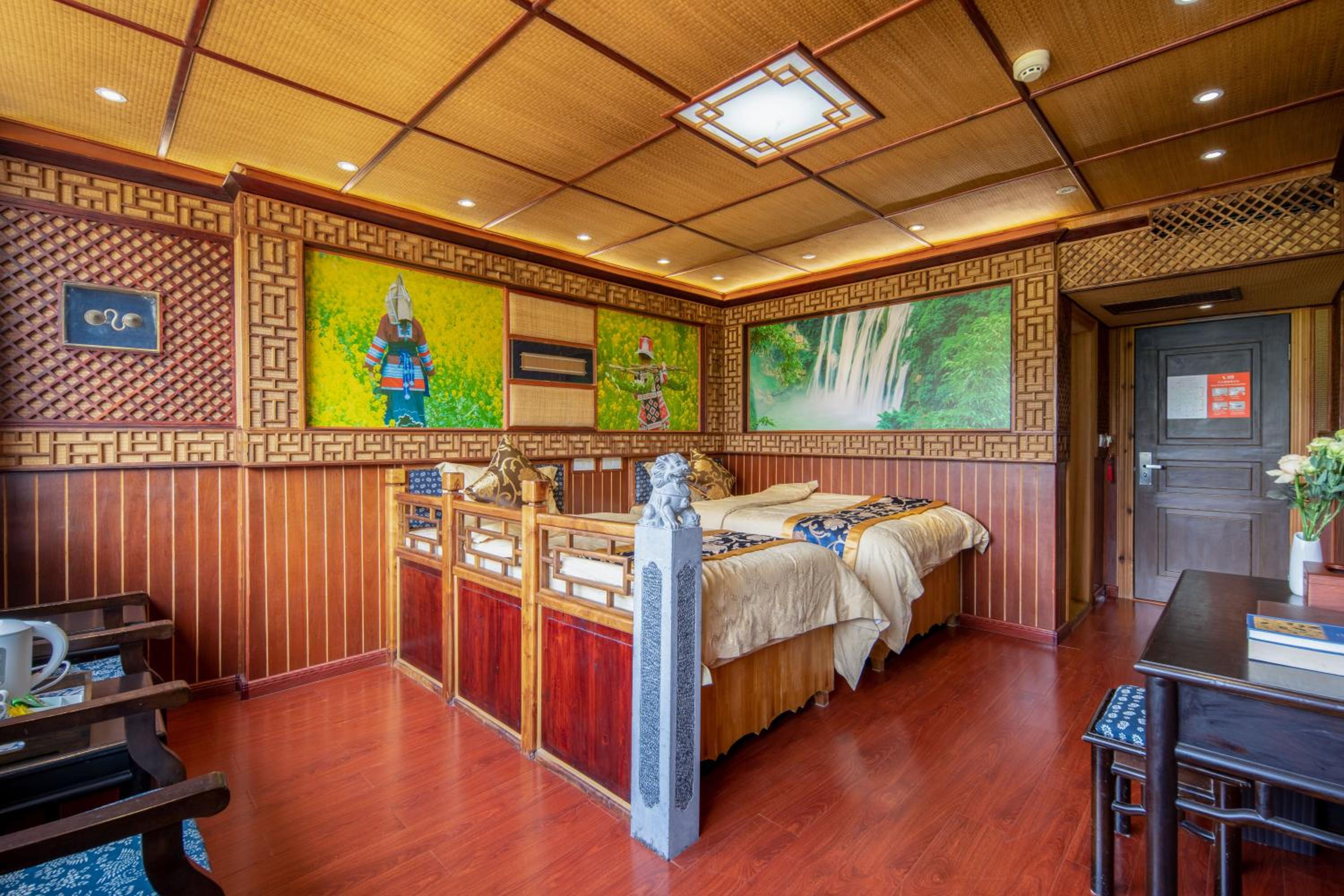 Li River Gallery Lodge
