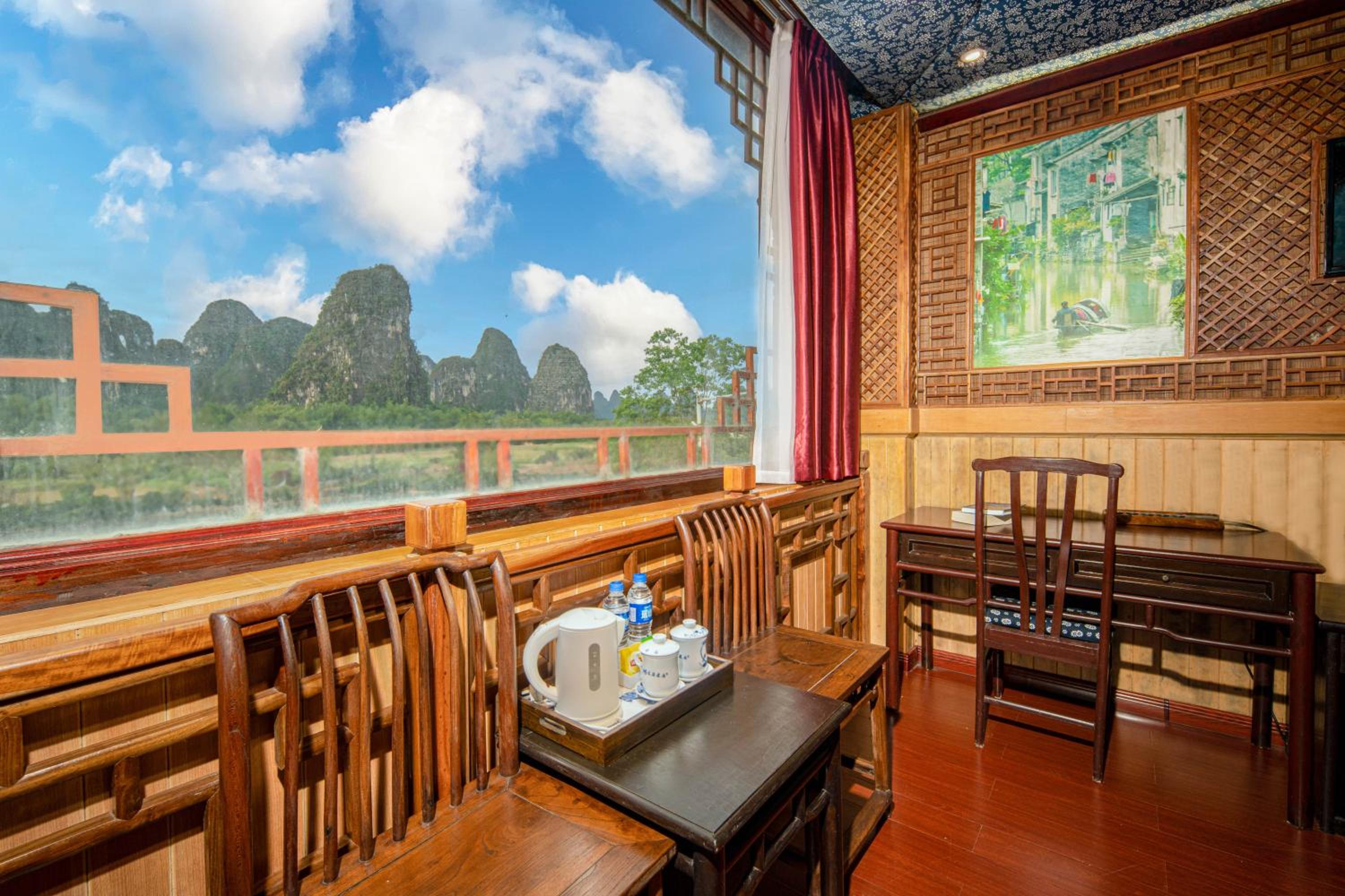 Li River Gallery Lodge