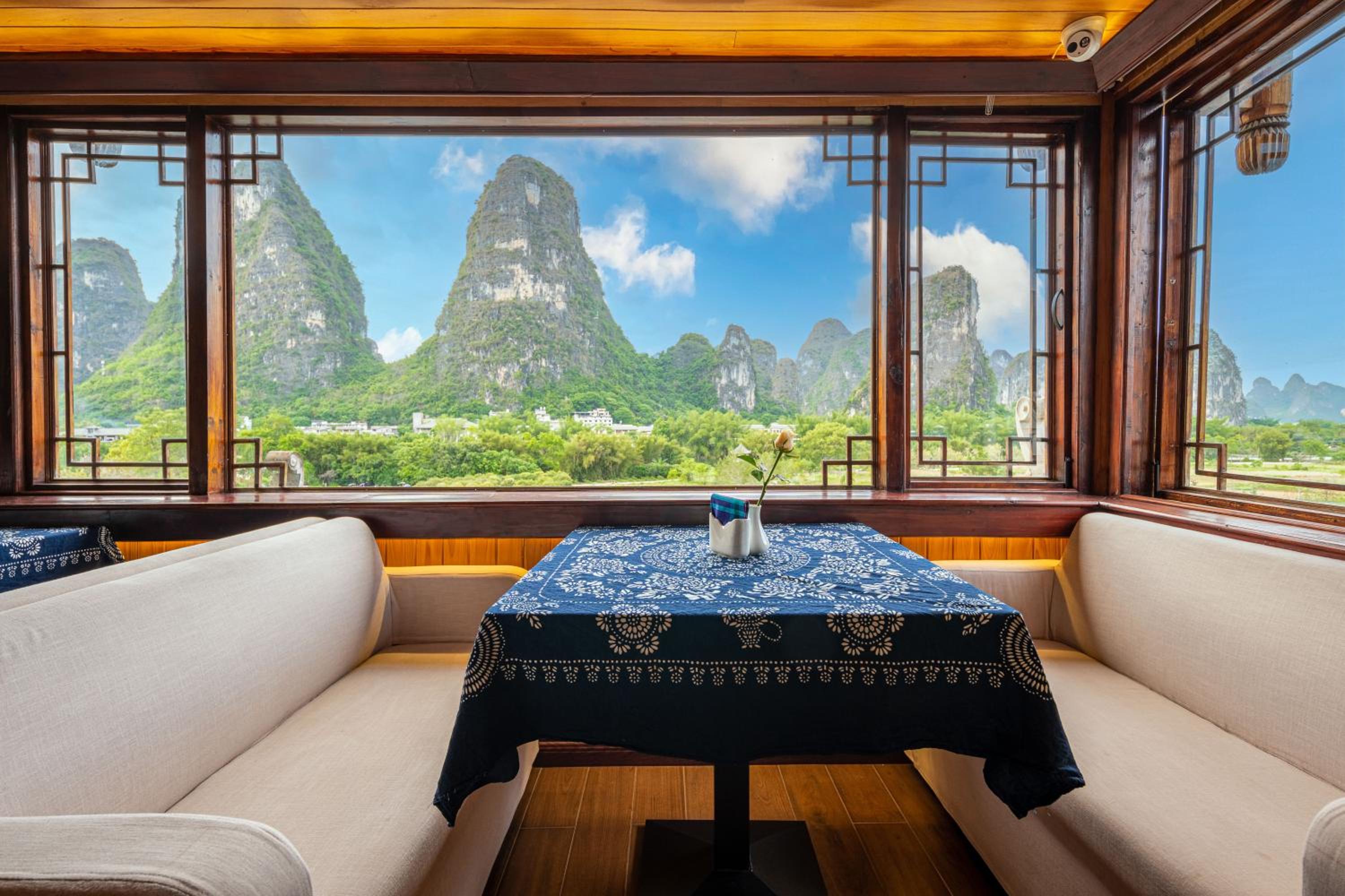 Li River Gallery Lodge