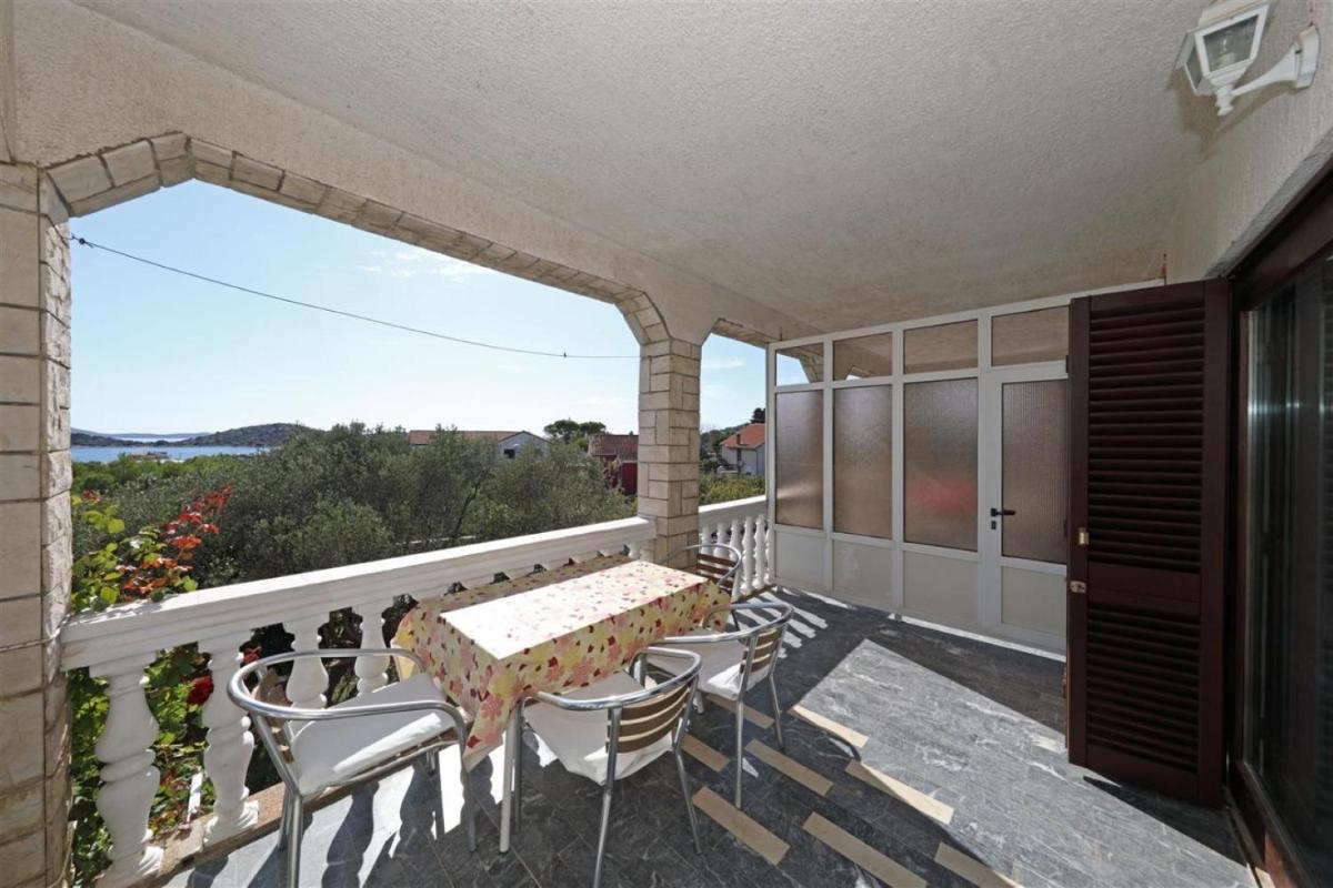 Apartments Slavka - free parking & BBQ view 5