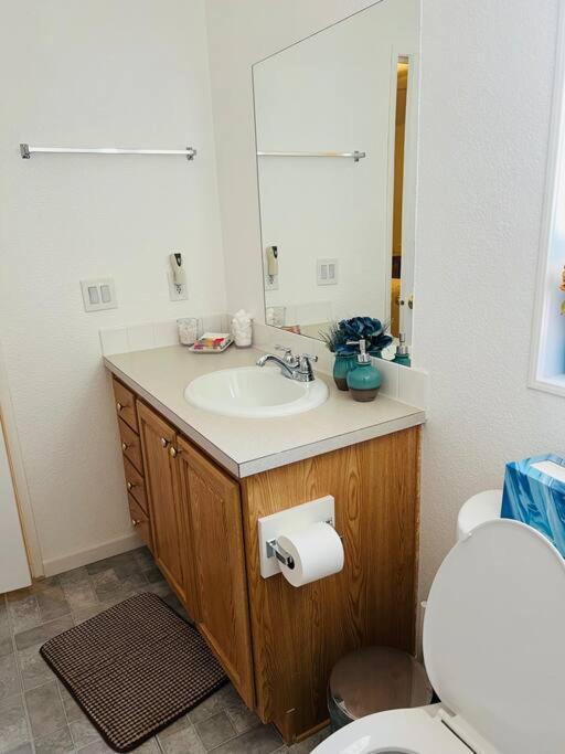 Death Valley/PrairieFire 3bd/2ba Home w/ Kitchen view 2