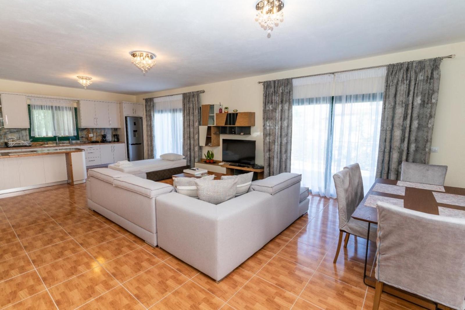 Xhorxhi villa