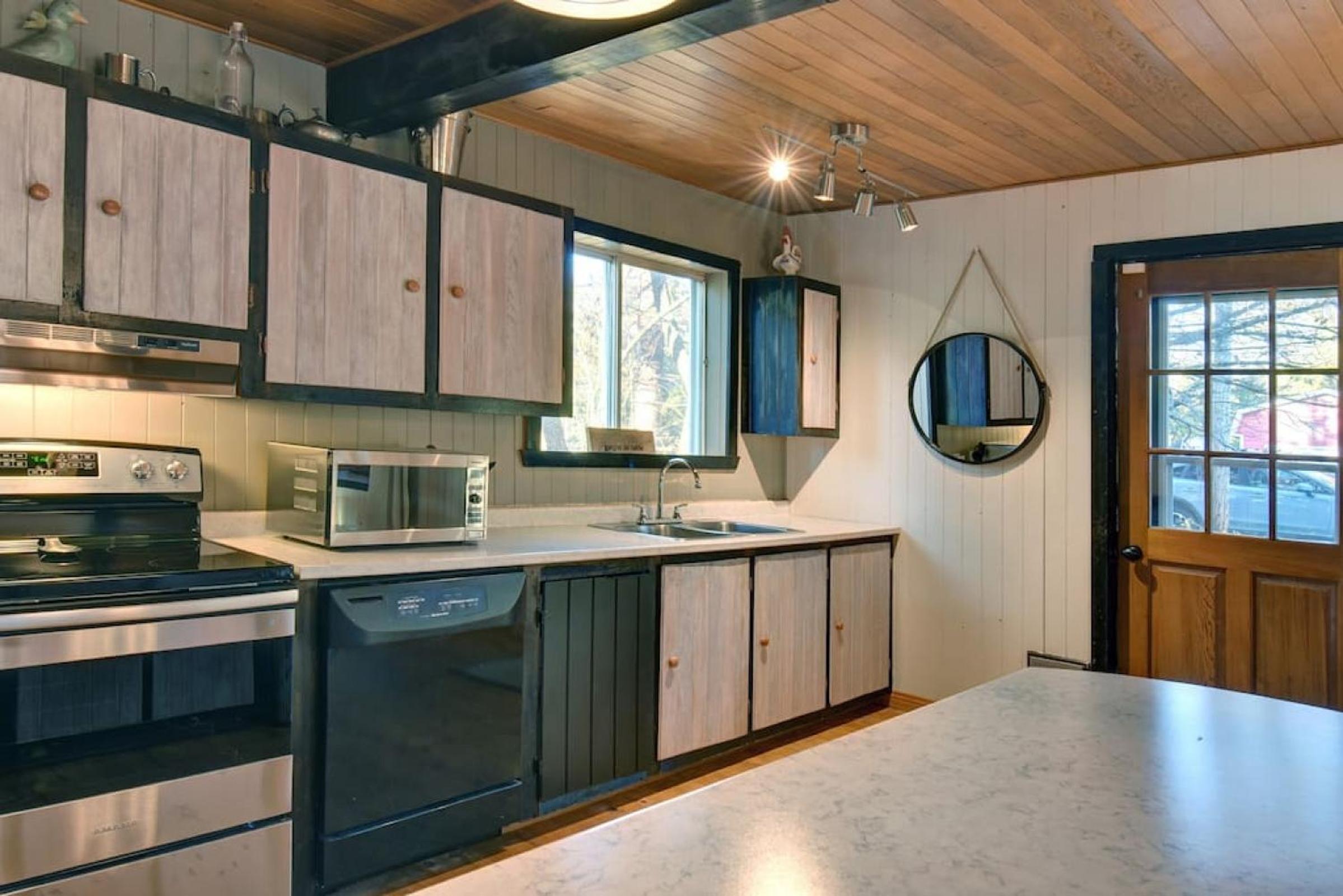 The Woodland Cabin by Instant Suites - Old Village Mont-Tremblant