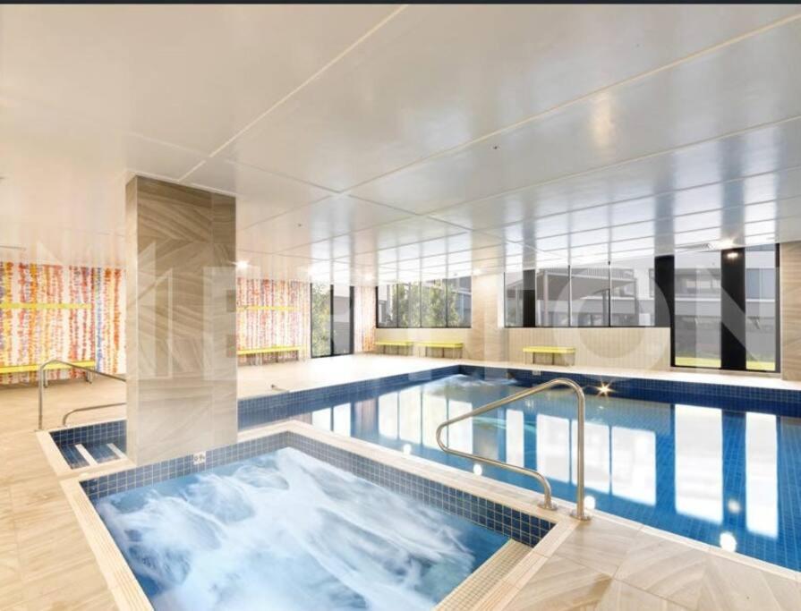 Four bedroom apartment with facilities in Olympic Park