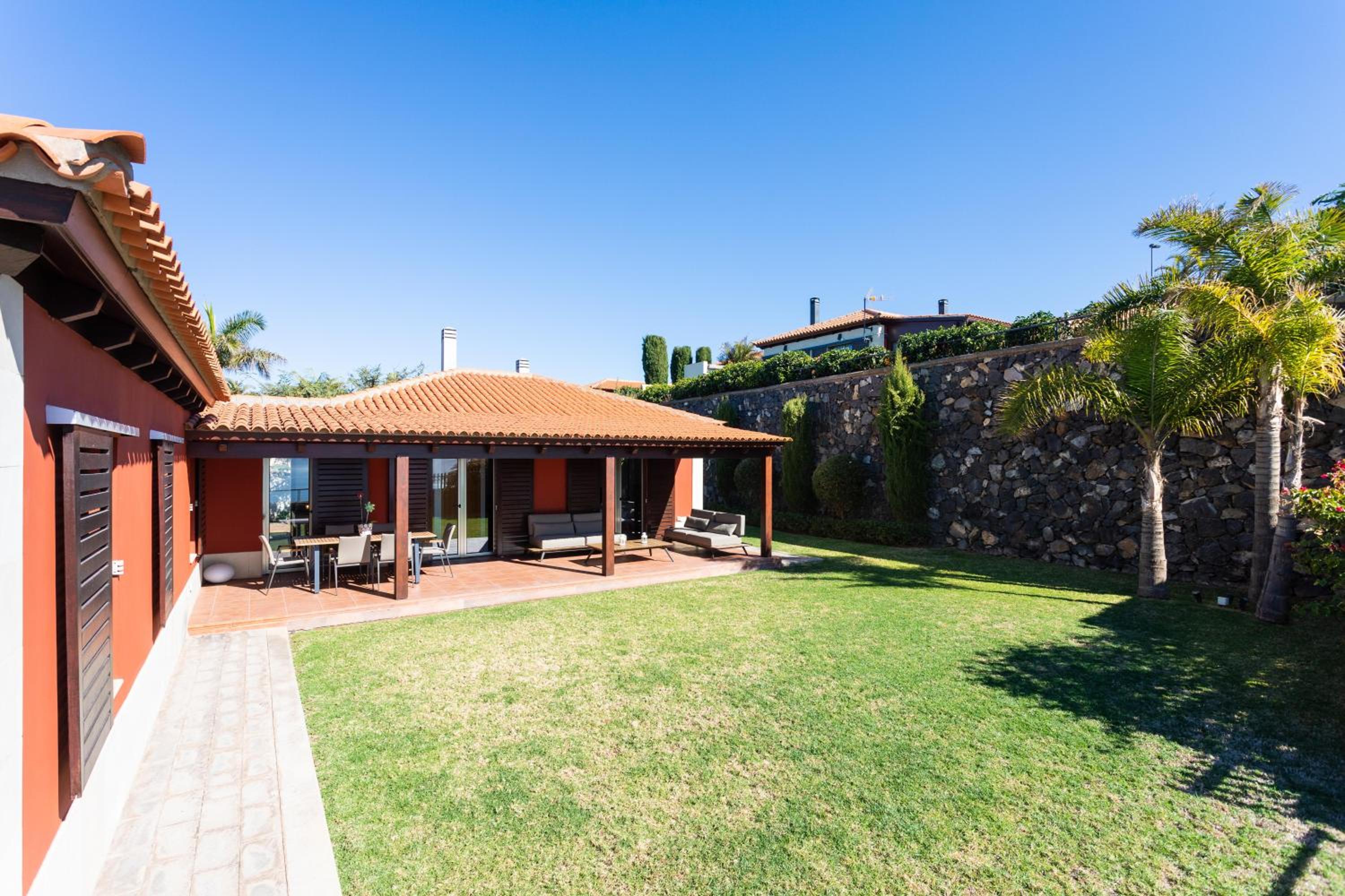 Prime Sea And Mountain Views Home With Pool view 4