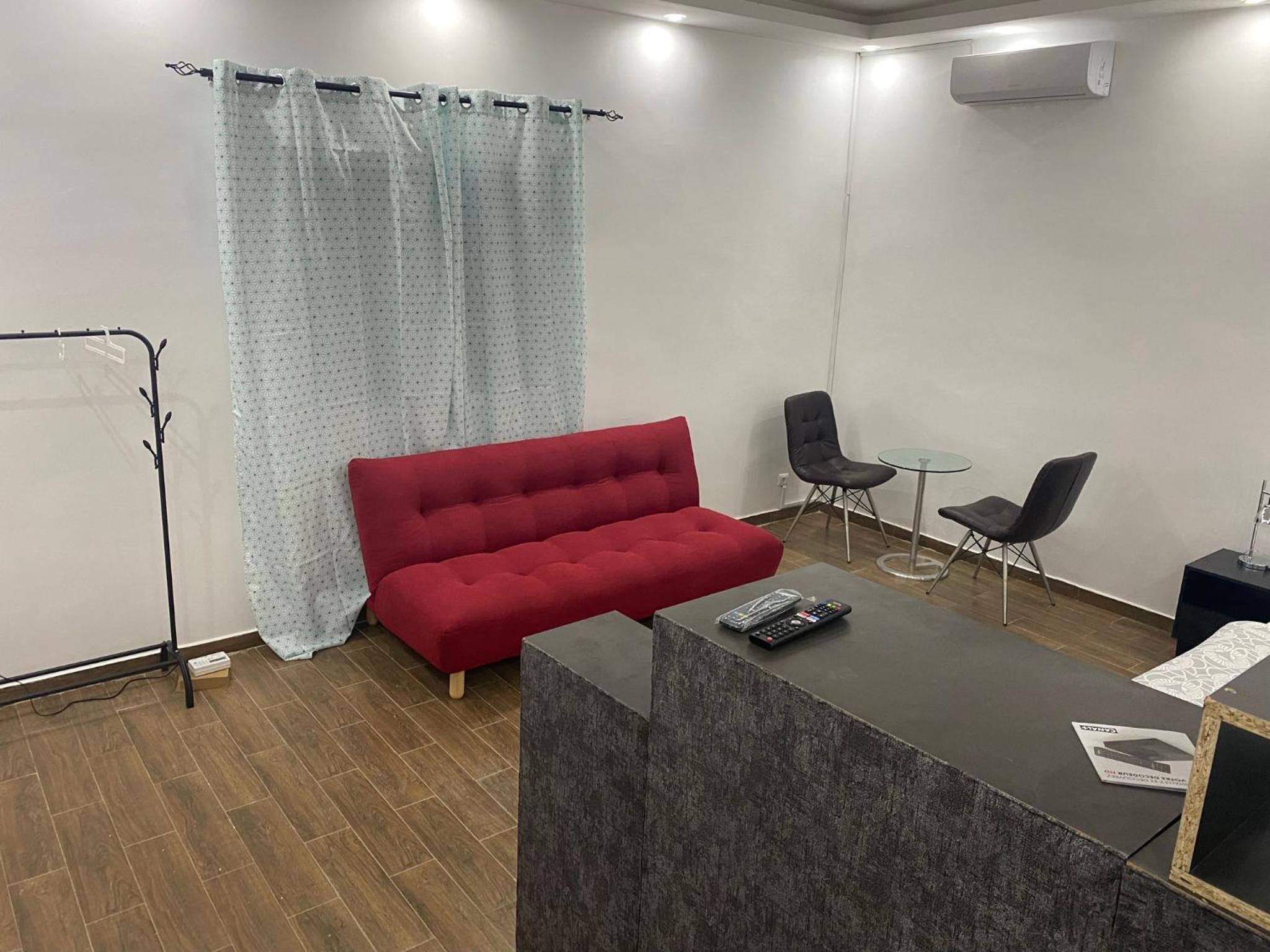 Charmant Studio front de terre Dakar view 4