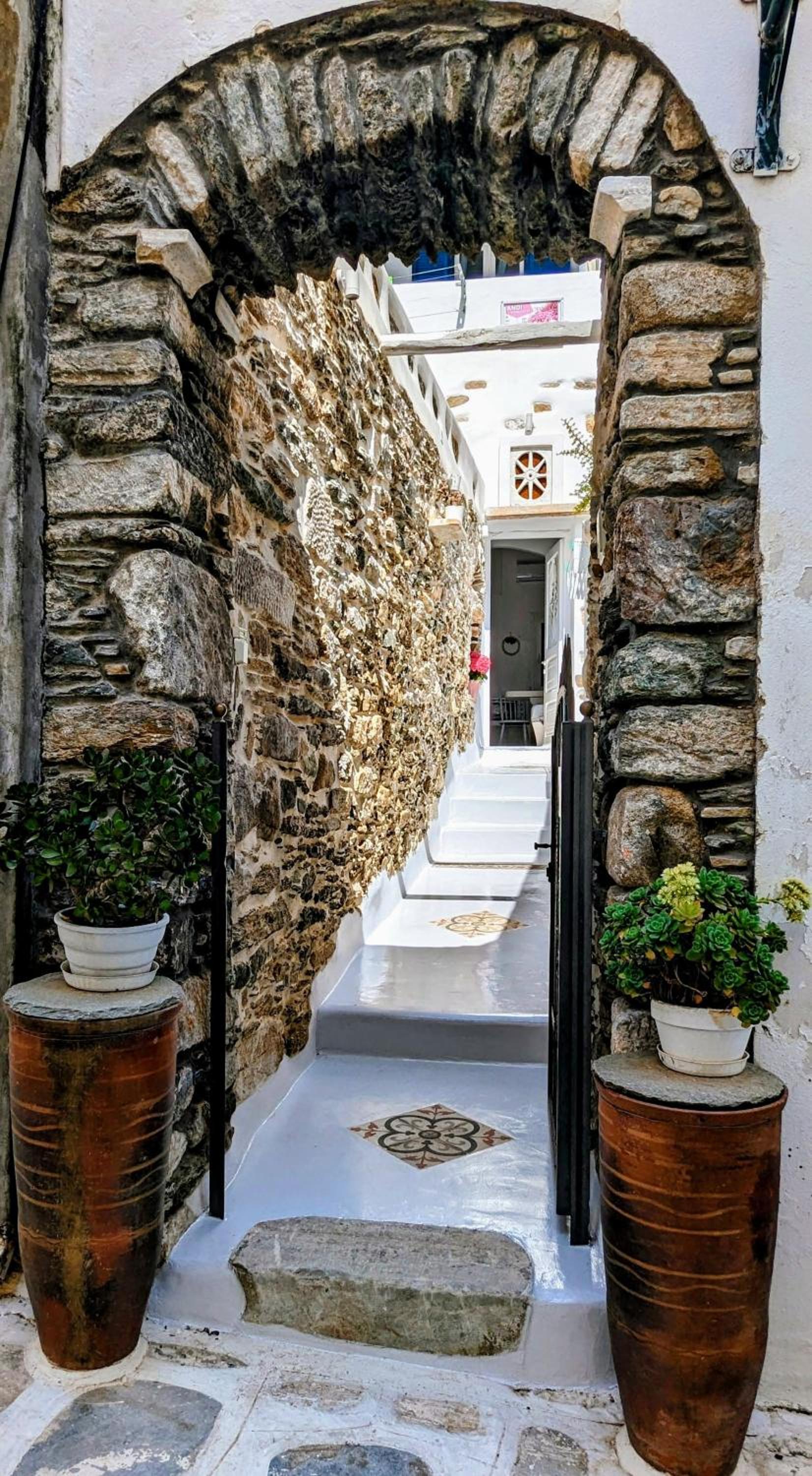 Hotel Anoi Rooms - Image 1