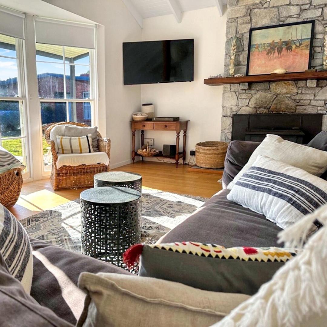 White Shell Cottage - Woodfire & Beachfront