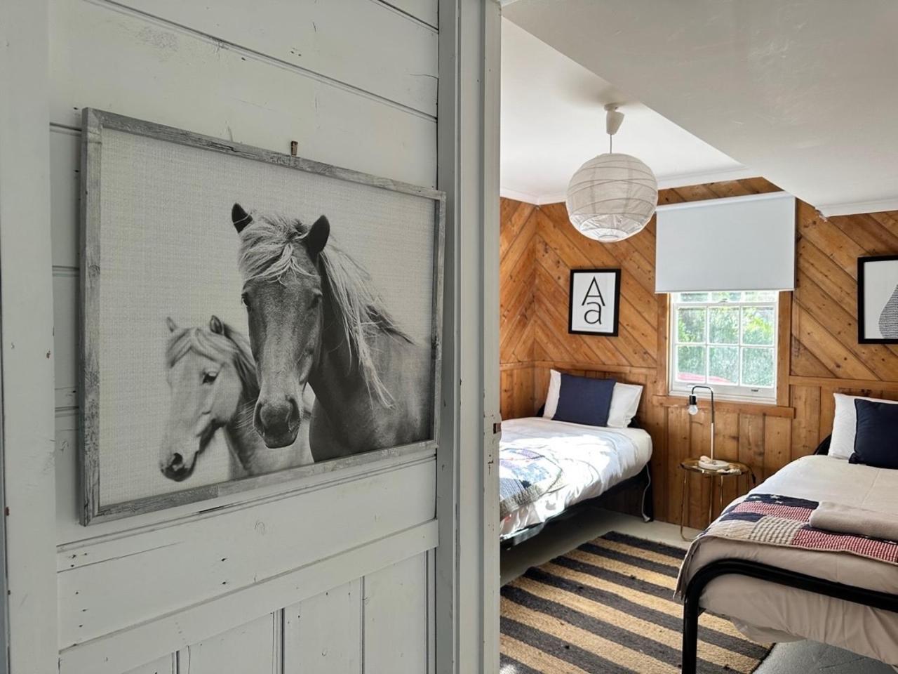 White Shell Cottage - Woodfire & Beachfront