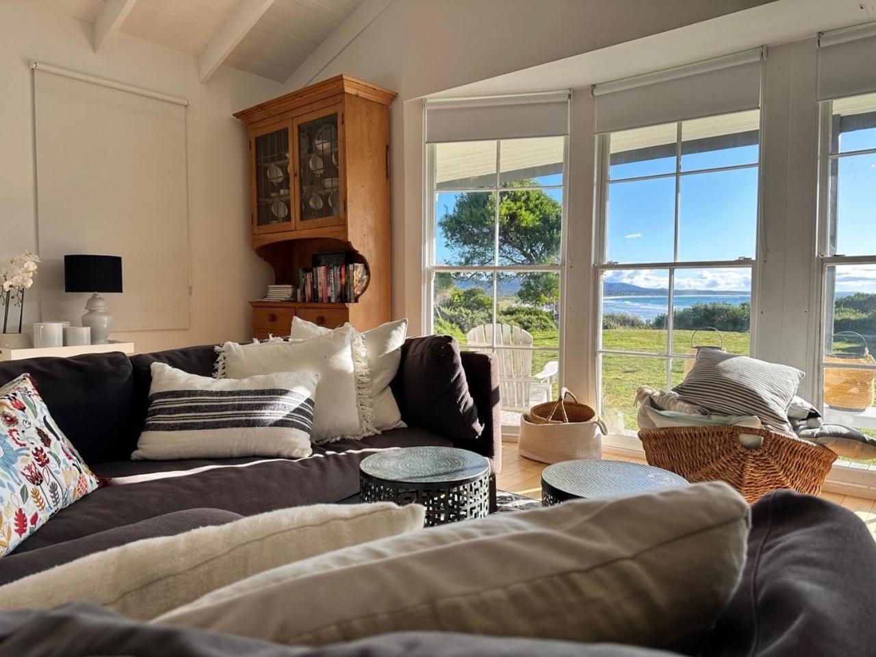 White Shell Cottage - Woodfire & Beachfront