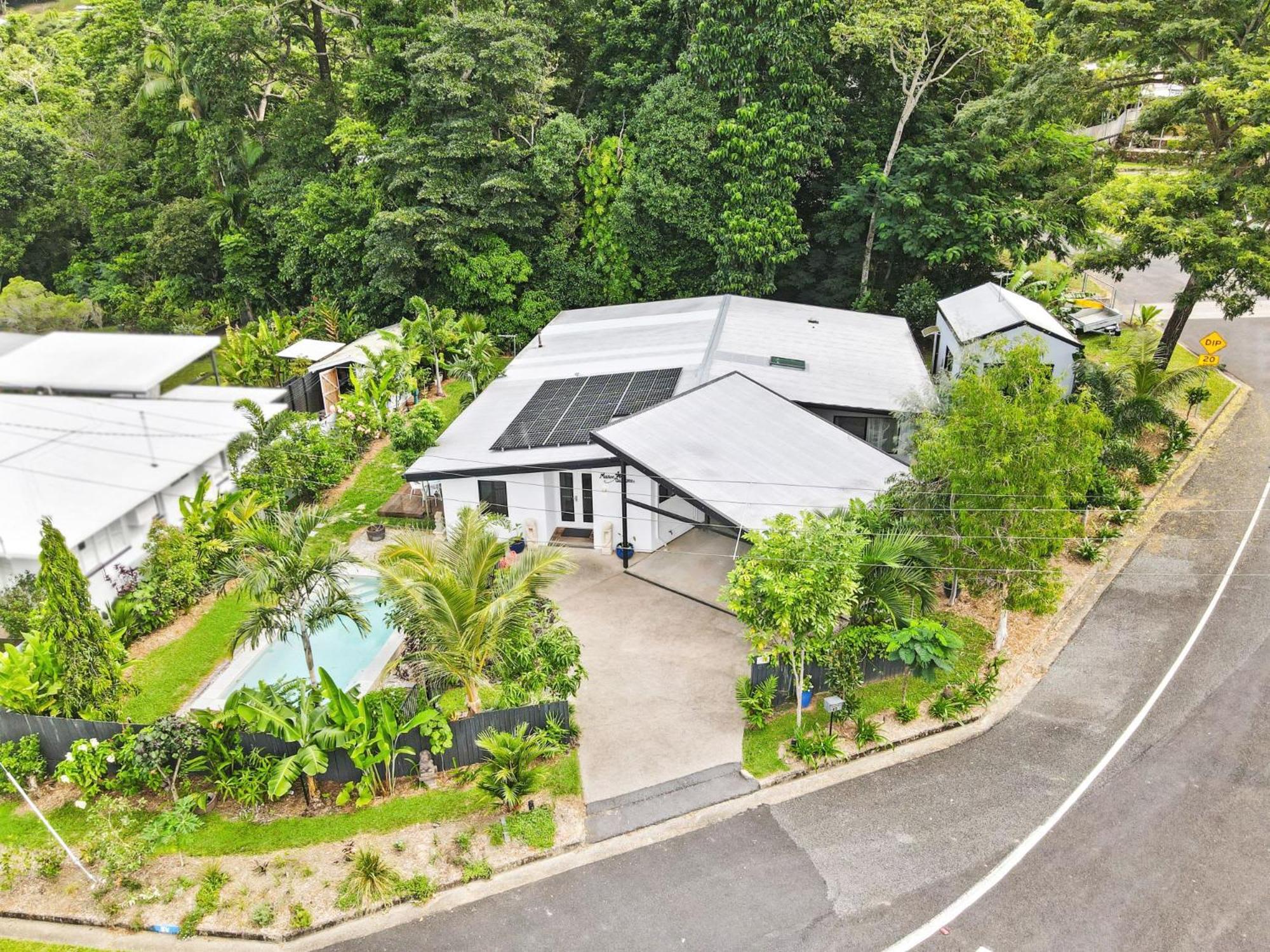 Maison Daintree - Mount Whitfield View