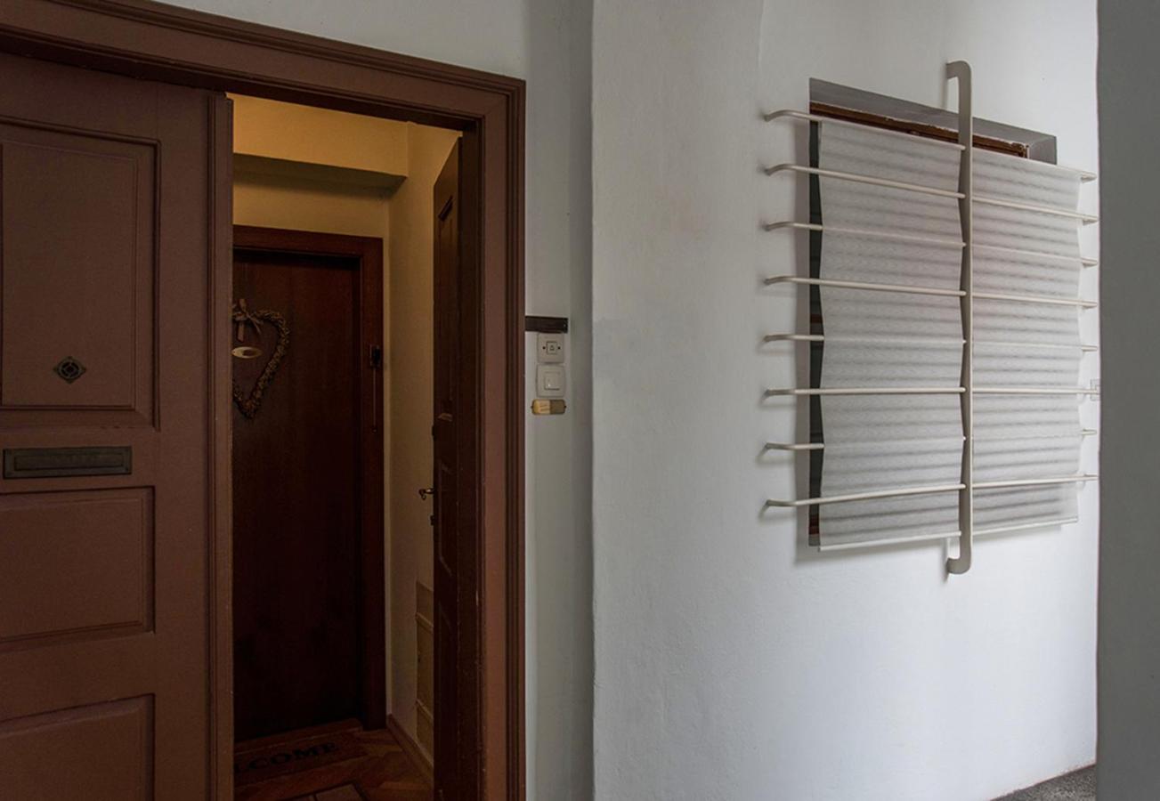 Apartment Breg - Old town river view 3
