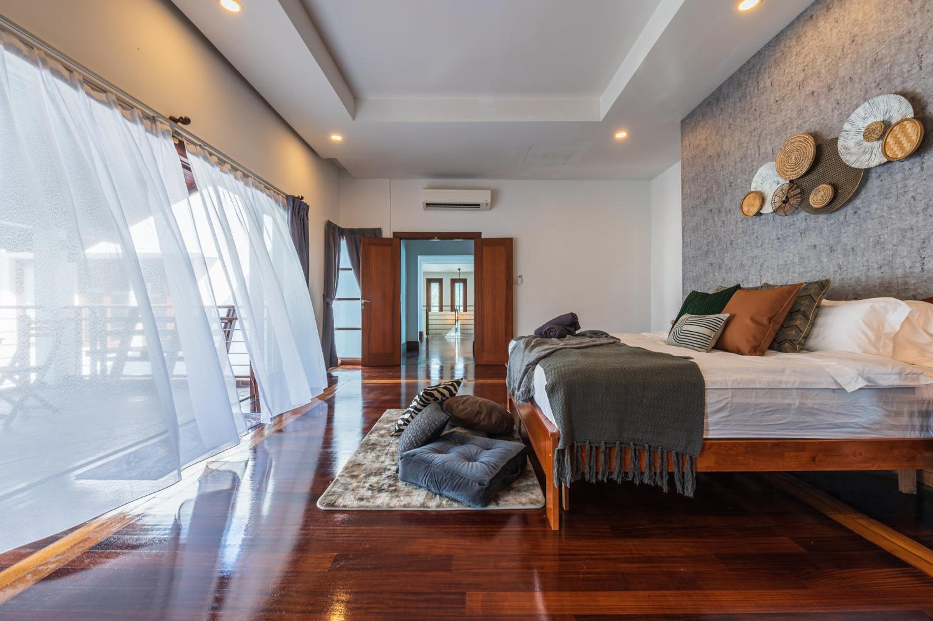 Tropical Bliss Luxe 5BR 30Pax Private Pool Villa KL by Verano