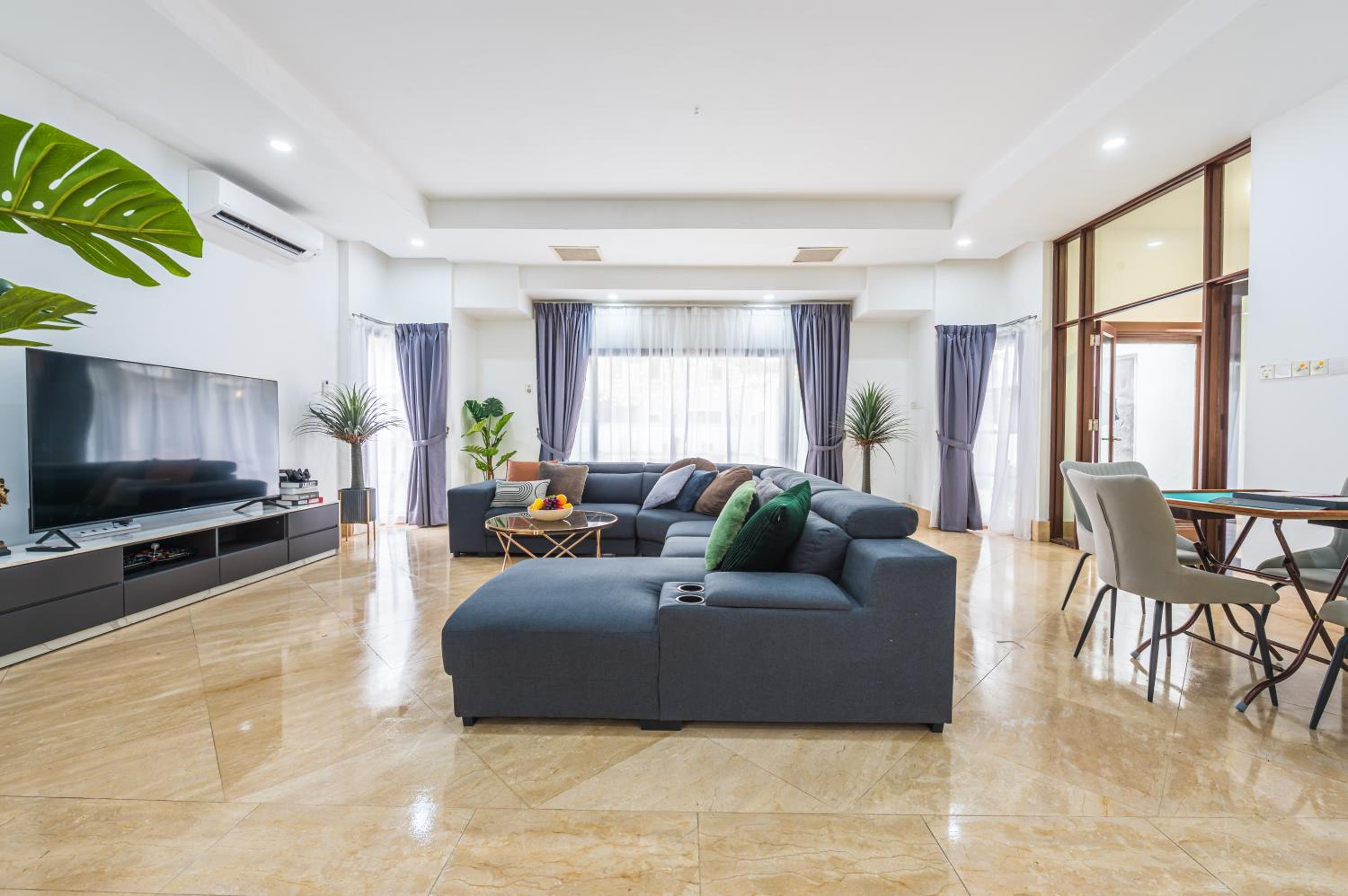 Tropical Bliss Luxe 5BR 30Pax Private Pool Villa KL by Verano