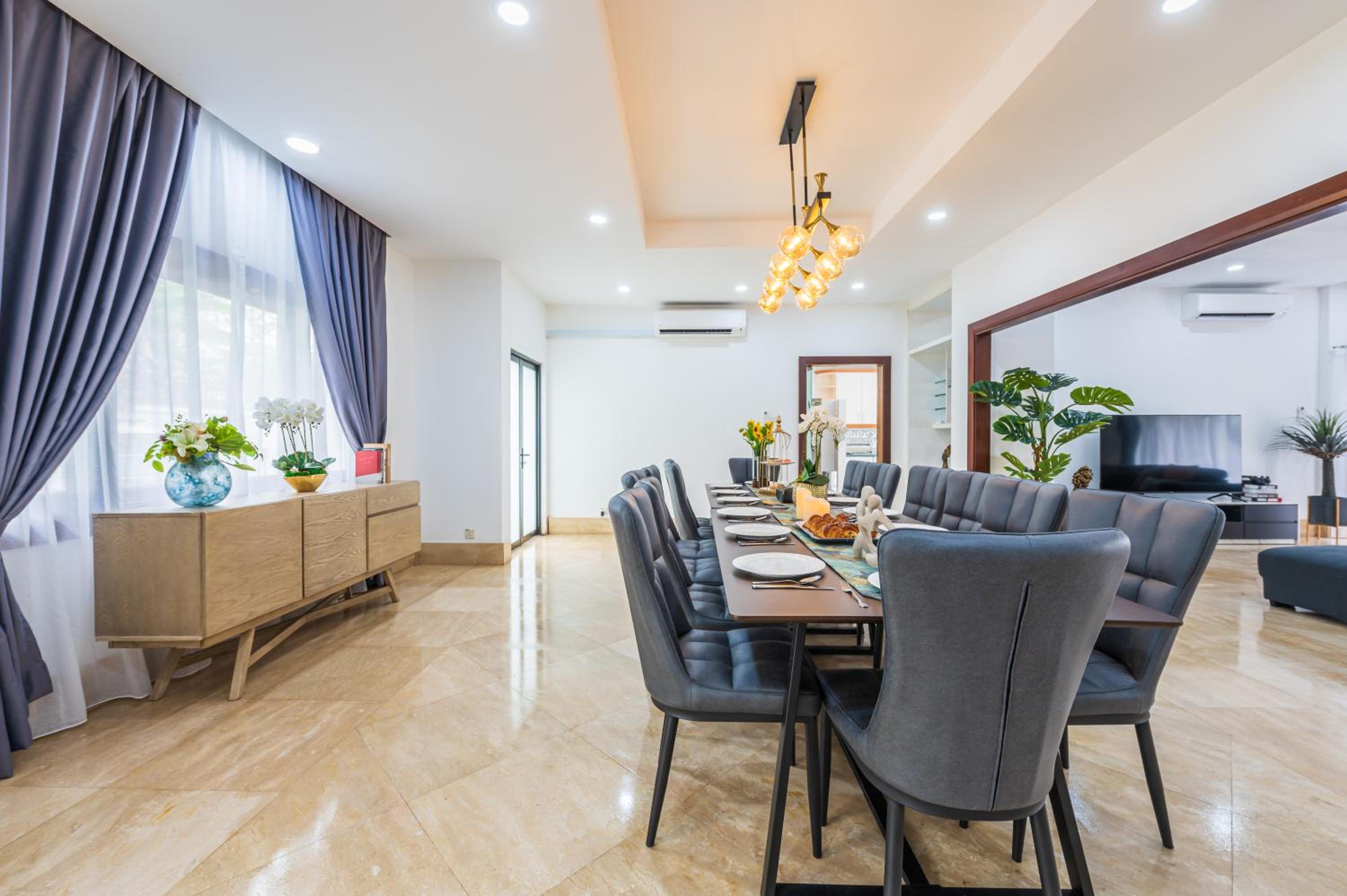 Tropical Bliss Luxe 5BR 30Pax Private Pool Villa KL by Verano