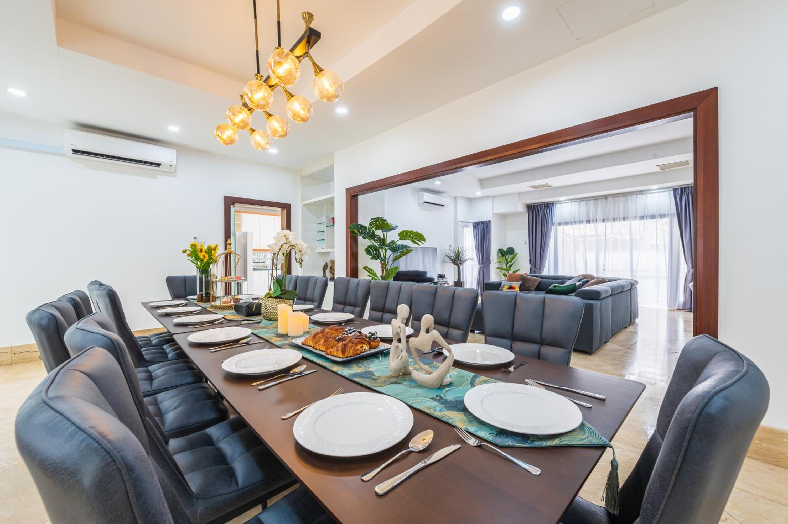 Tropical Bliss Luxe 5BR 30Pax Private Pool Villa KL by Verano