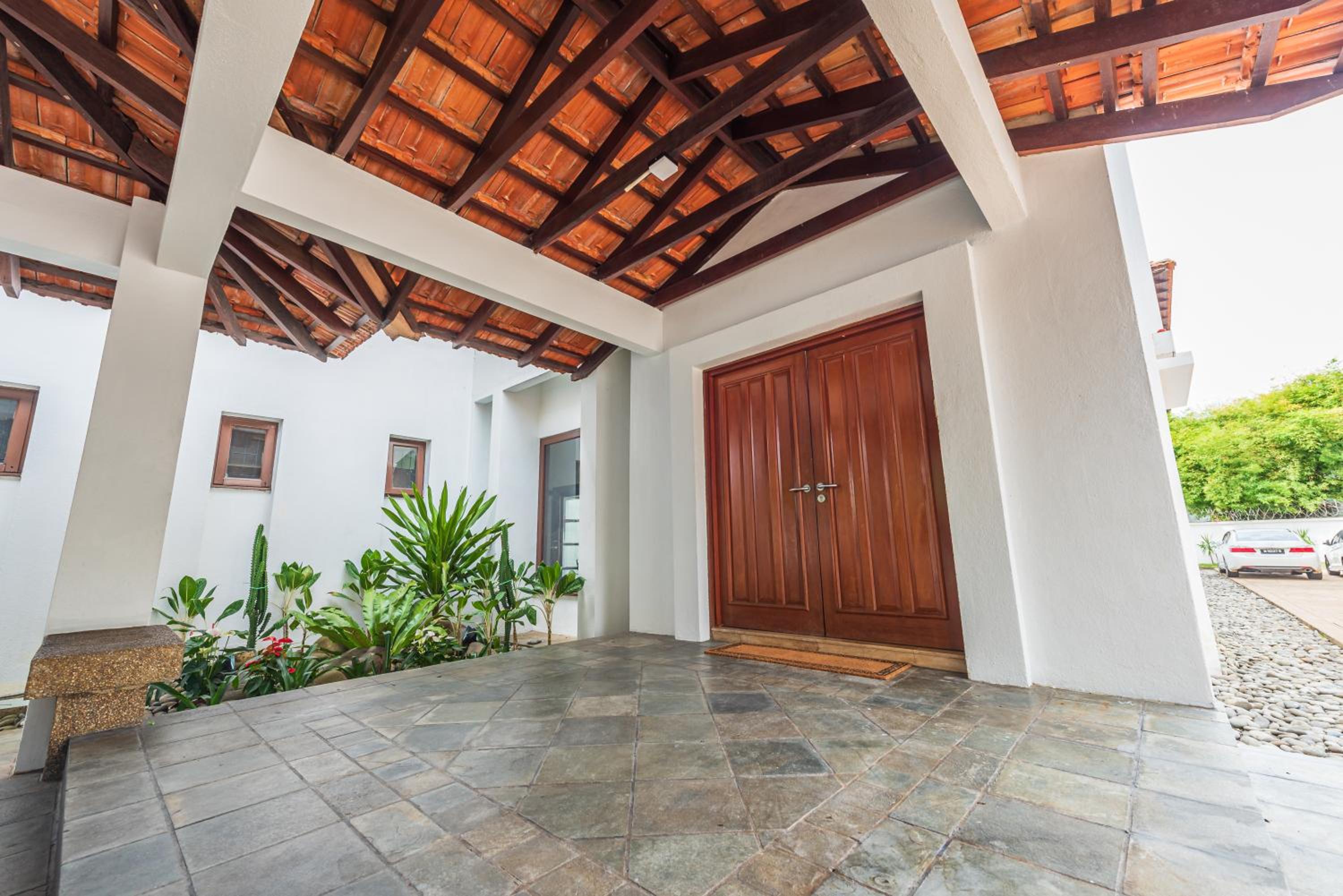 Tropical Bliss Luxe 5BR 30Pax Private Pool Villa KL by Verano