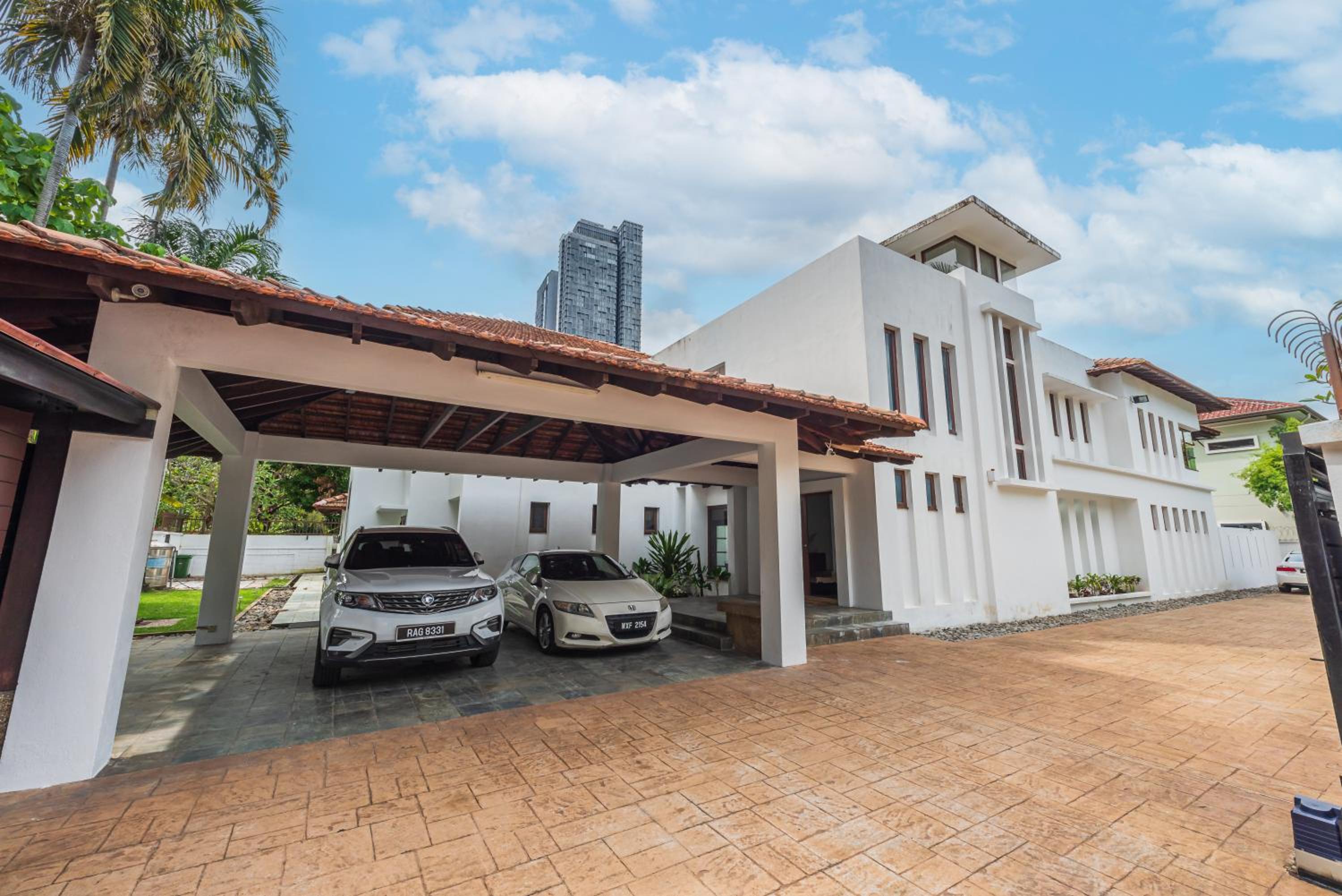 Tropical Bliss Luxe 5BR 30Pax Private Pool Villa KL by Verano