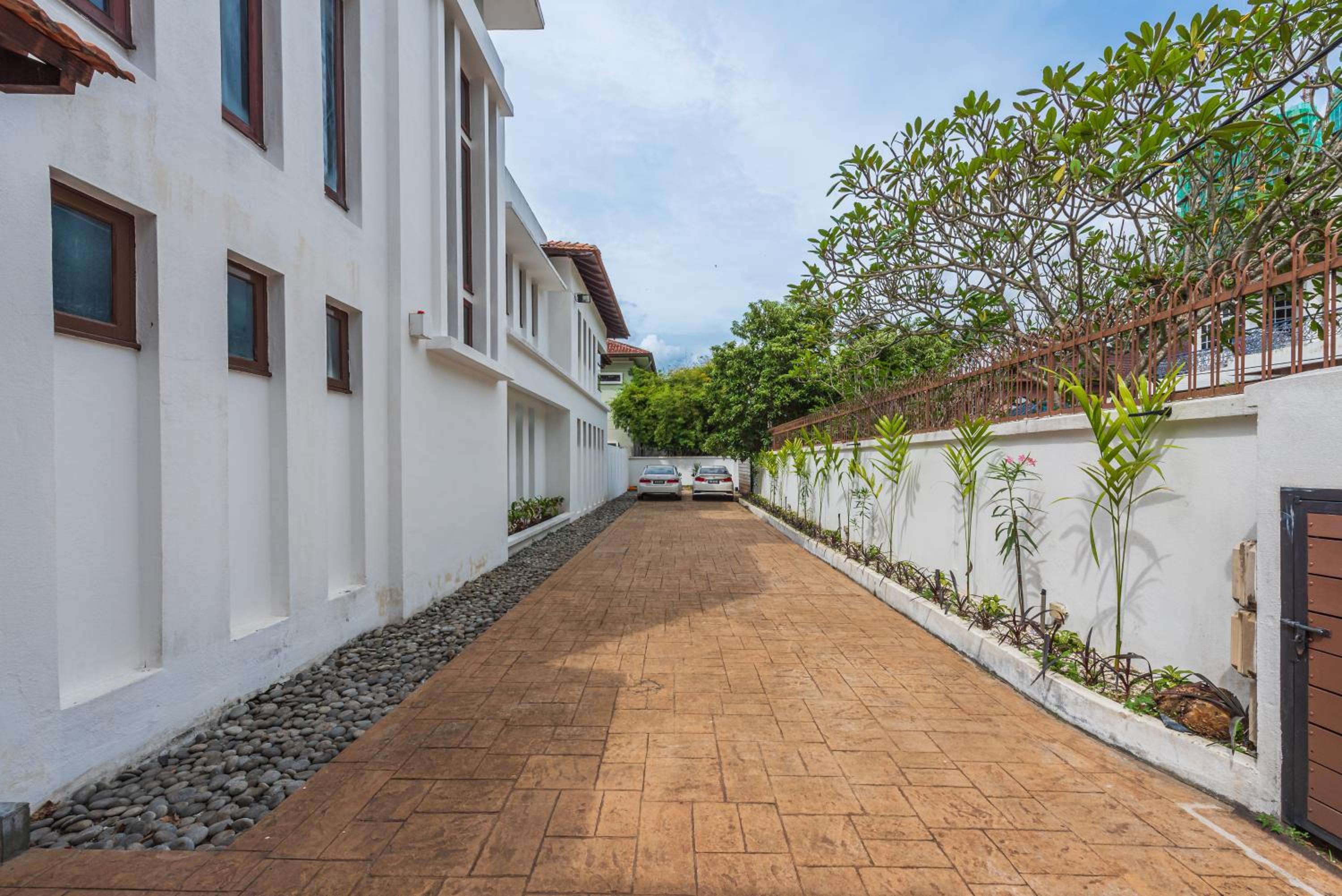 Tropical Bliss Luxe 5BR 30Pax Private Pool Villa KL by Verano