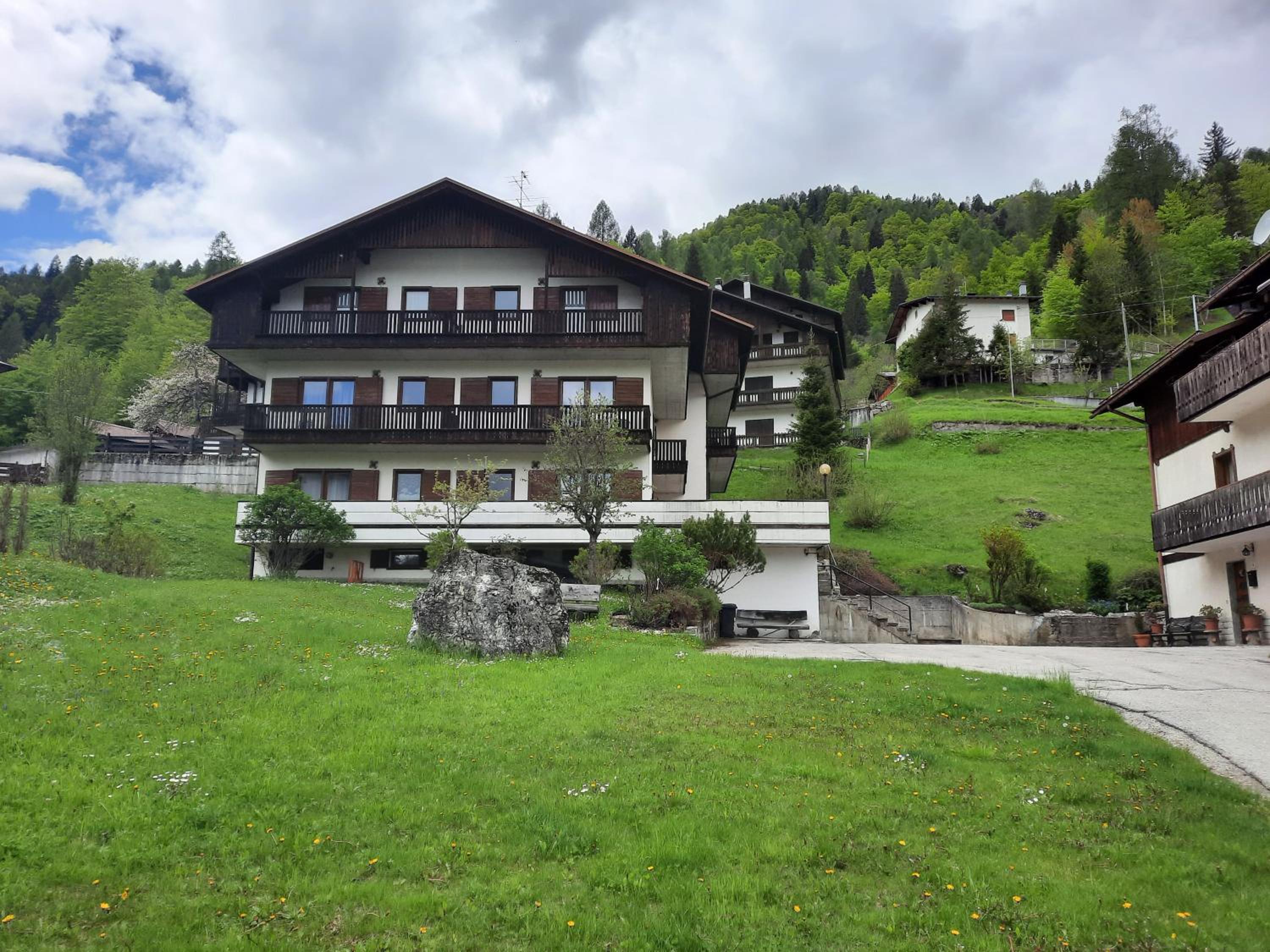 Appartamenti Dolomiti view 4