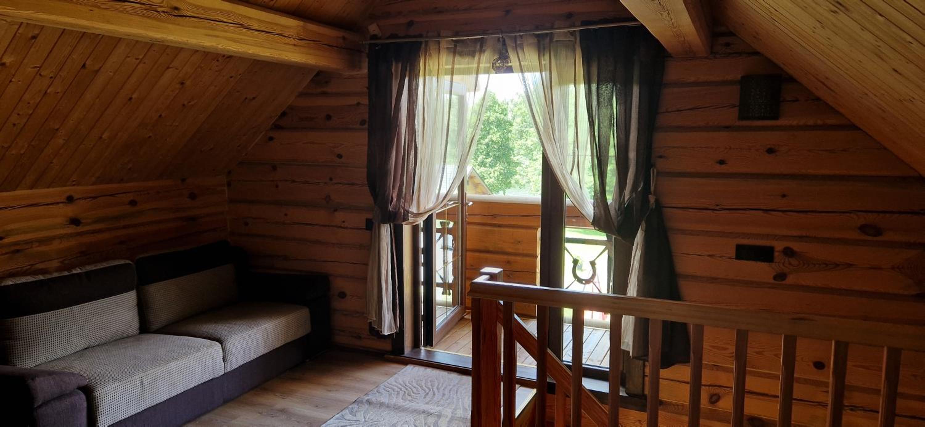 Namukas su ežero pakrante Trakai ,Viesų vila