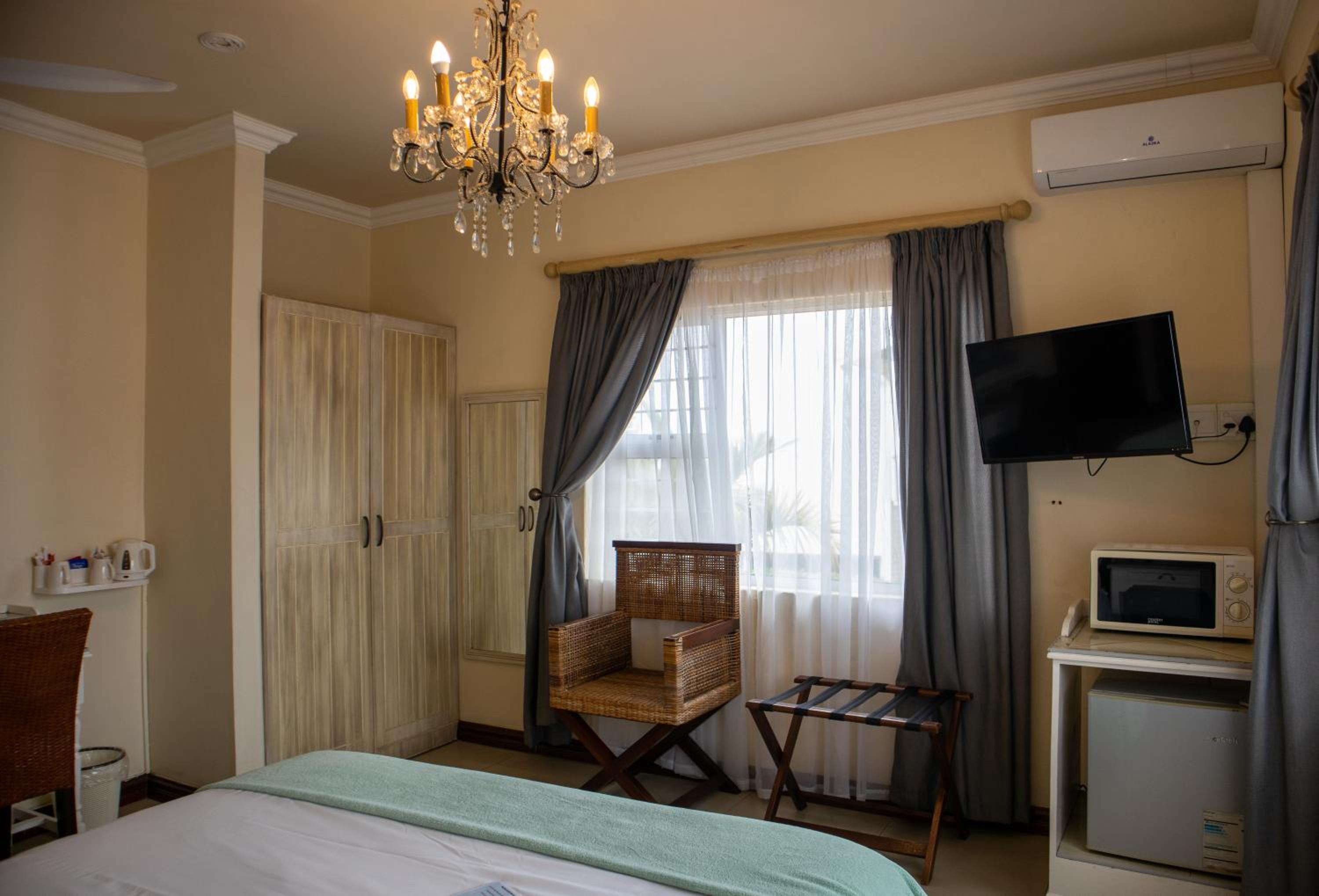 305 Guest House