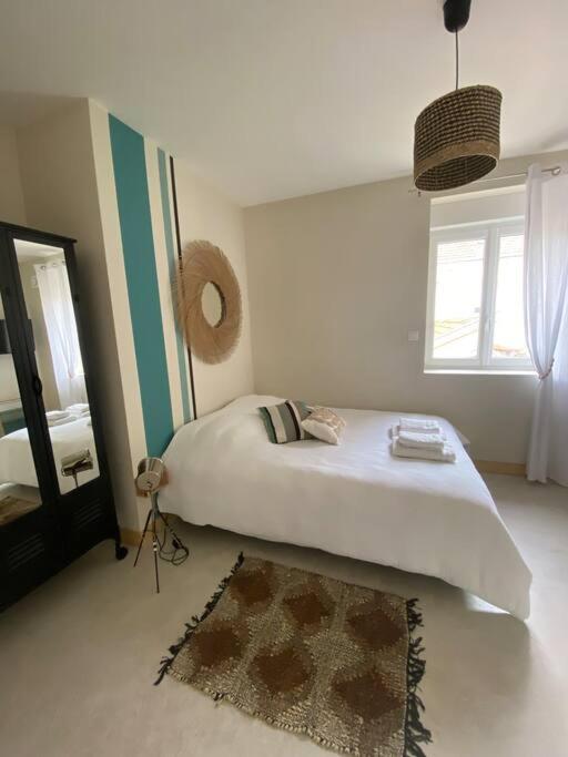 Maison 200m2- 9 chambres avec sdb - 16-18 personnes - séminaire-Proche Centre-Ville-Gare et Arena-terrasse