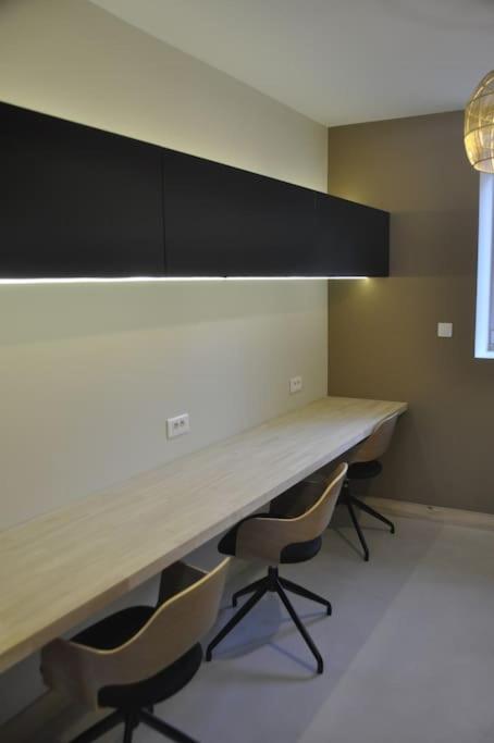 Maison 200m2- 9 chambres avec sdb - 16-18 personnes - séminaire-Proche Centre-Ville-Gare et Arena-terrasse