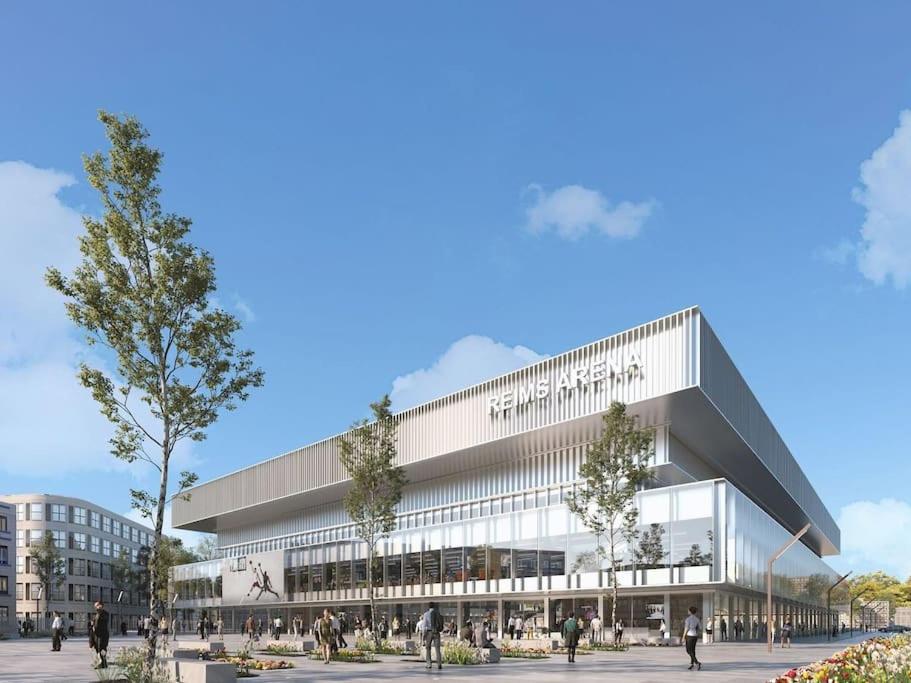 Maison 200m2- 9 chambres avec sdb - 16-18 personnes - séminaire-Proche Centre-Ville-Gare et Arena-terrasse