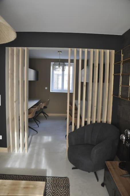Maison 200m2- 9 chambres avec sdb - 16-18 personnes - séminaire-Proche Centre-Ville-Gare et Arena-terrasse