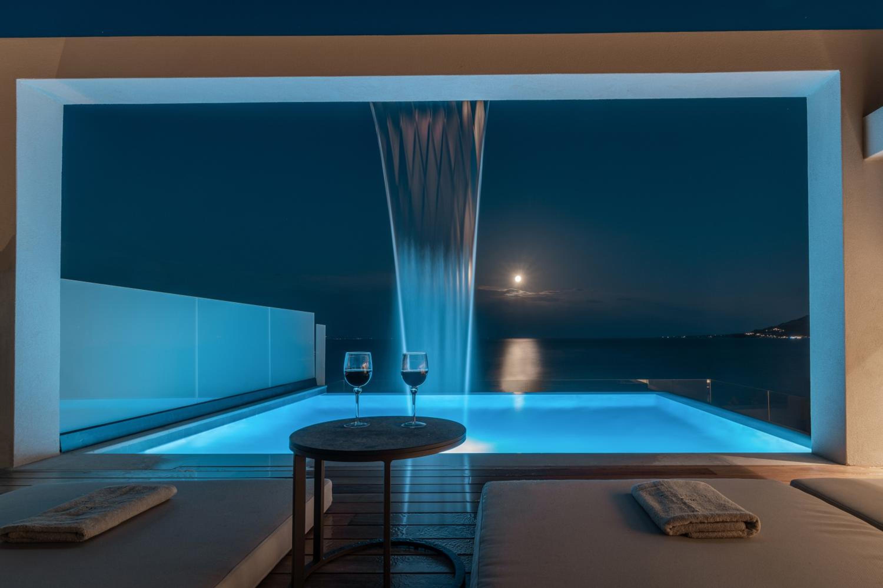 Nerea Deluxe SeaFront Villa, Iconic Infinity Pool, By ThinkVilla
