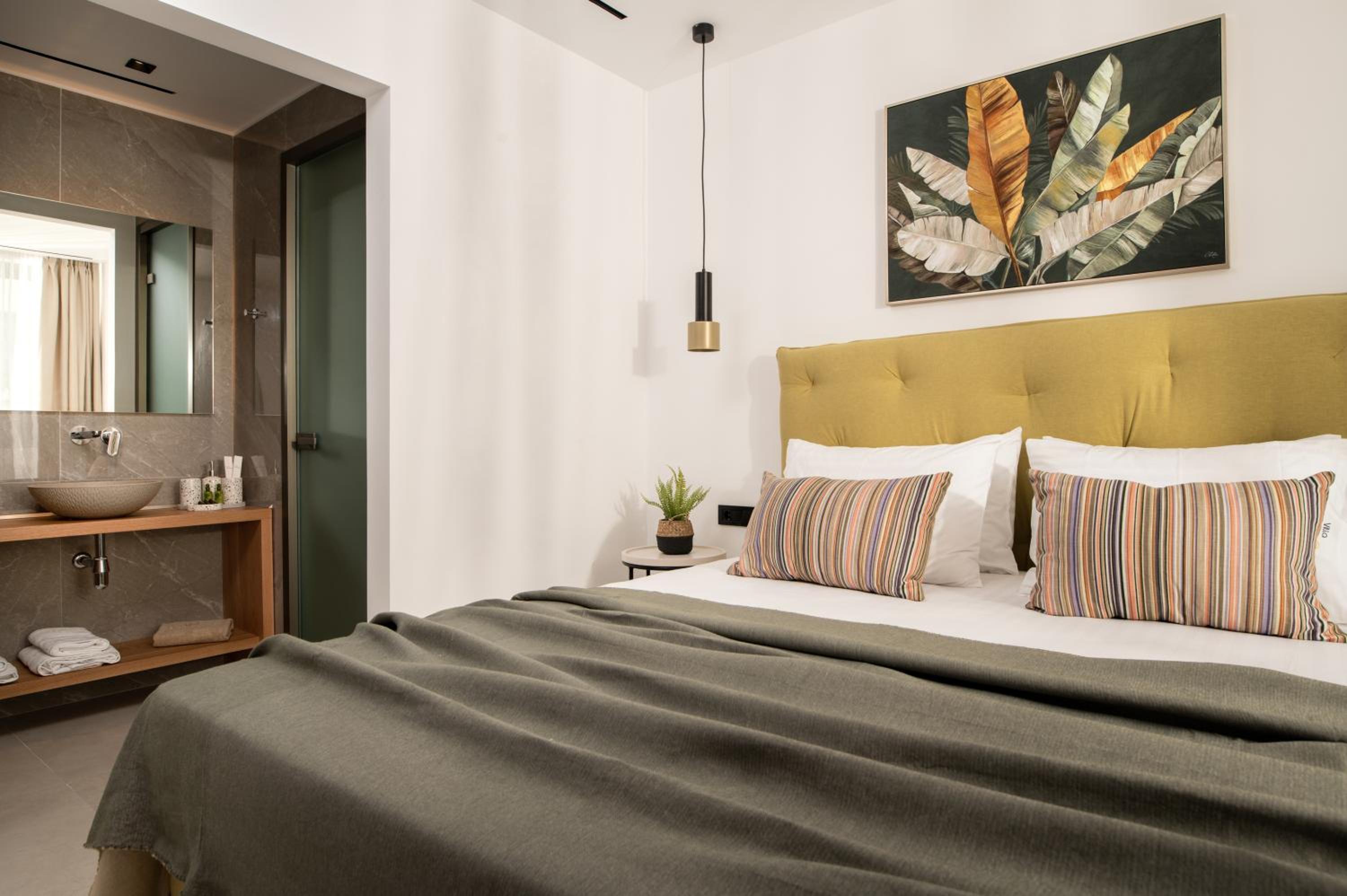 Nerea Deluxe SeaFront Villa, Iconic Infinity Pool, By ThinkVilla