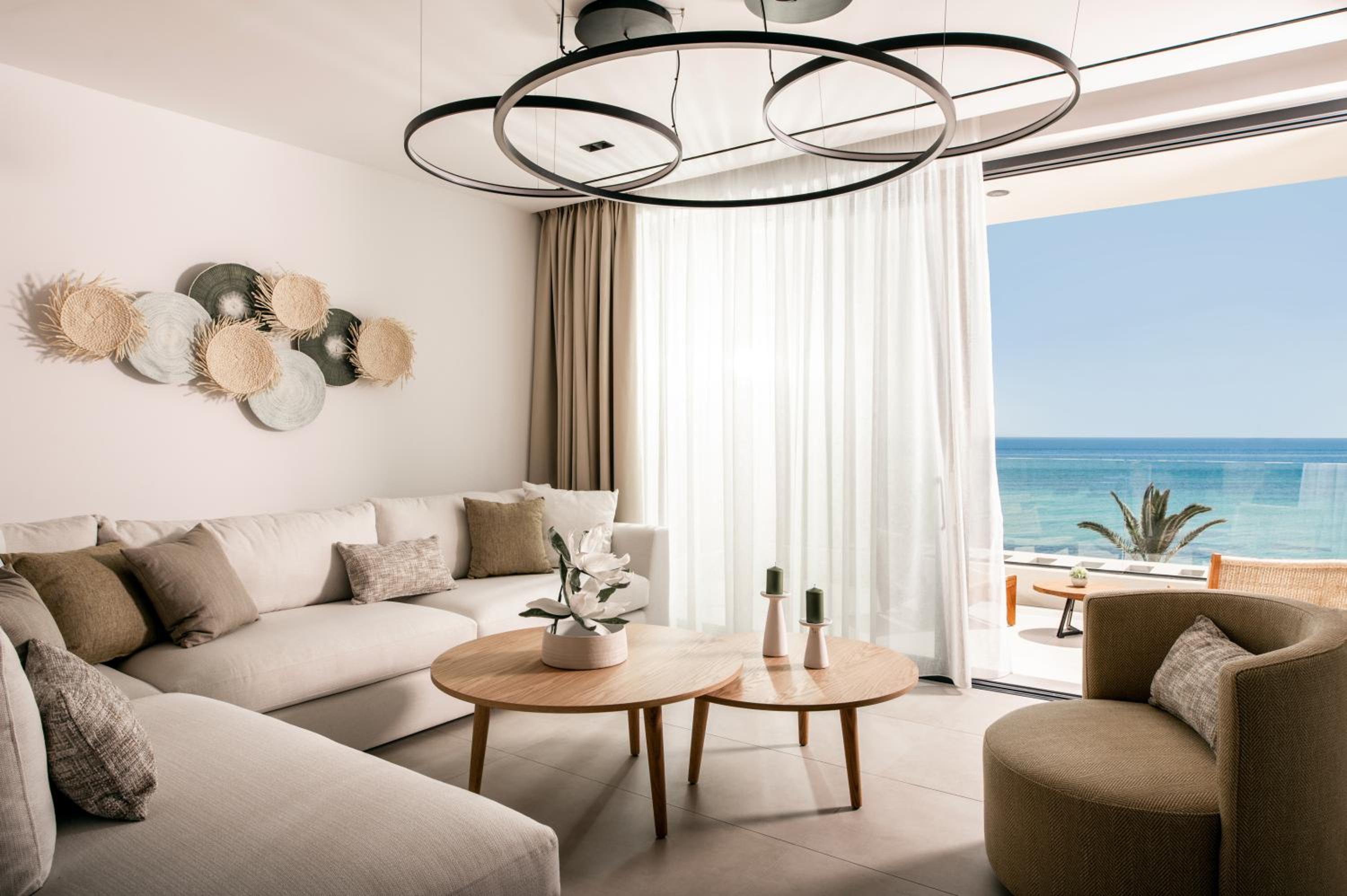 Nerea Deluxe SeaFront Villa, Iconic Infinity Pool, By ThinkVilla