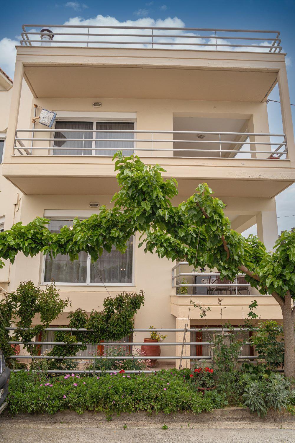 Estell’s sweet luxury house view 2