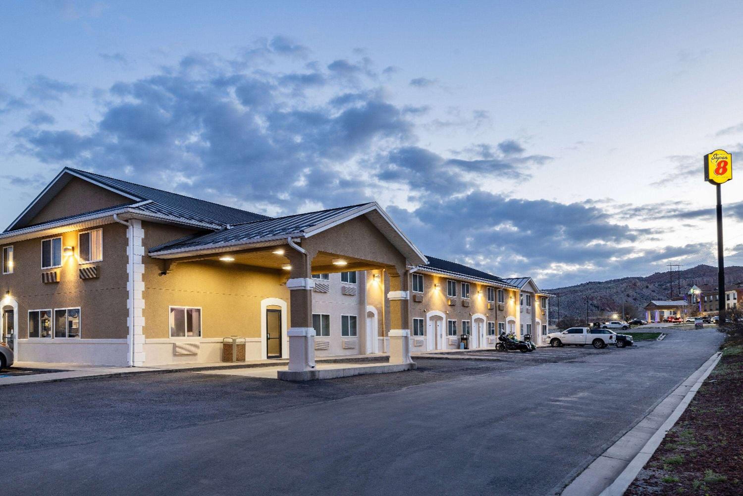 Richfield Vacations - Super 8 by Wyndham Richfield UT - Property Image 1