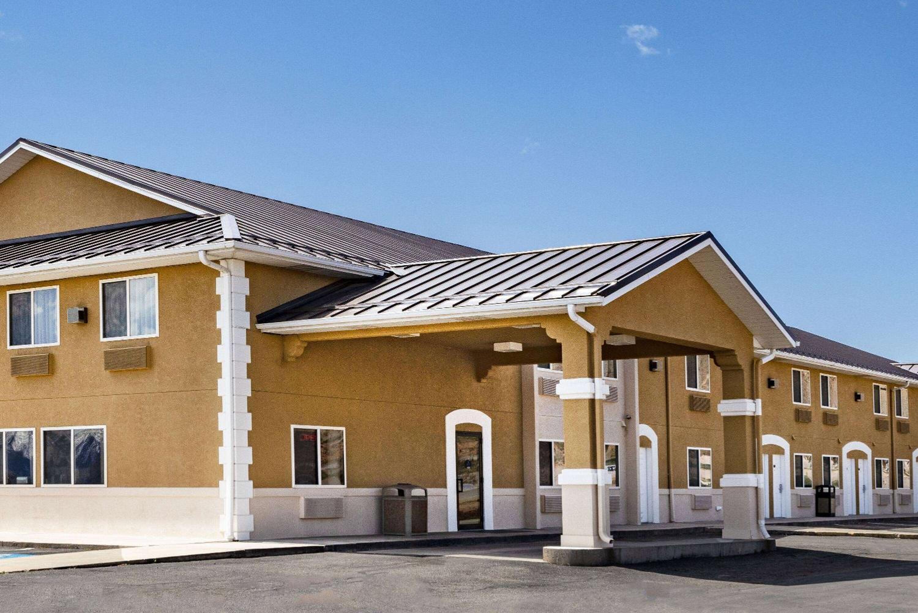 Richfield Vacations - Super 8 by Wyndham Richfield UT - Property Image 5