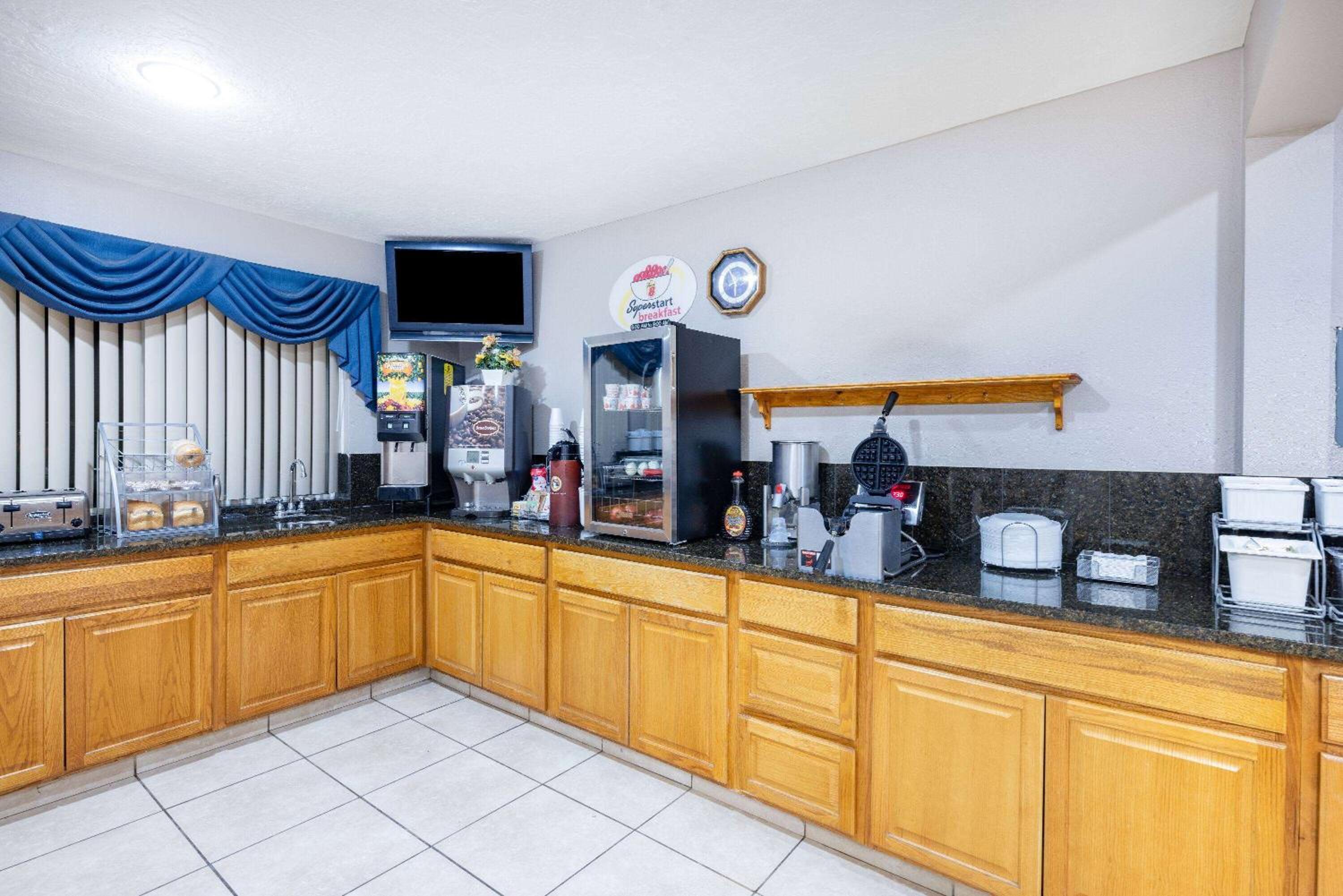 Richfield Vacations - Super 8 by Wyndham Richfield UT - Property Image 3